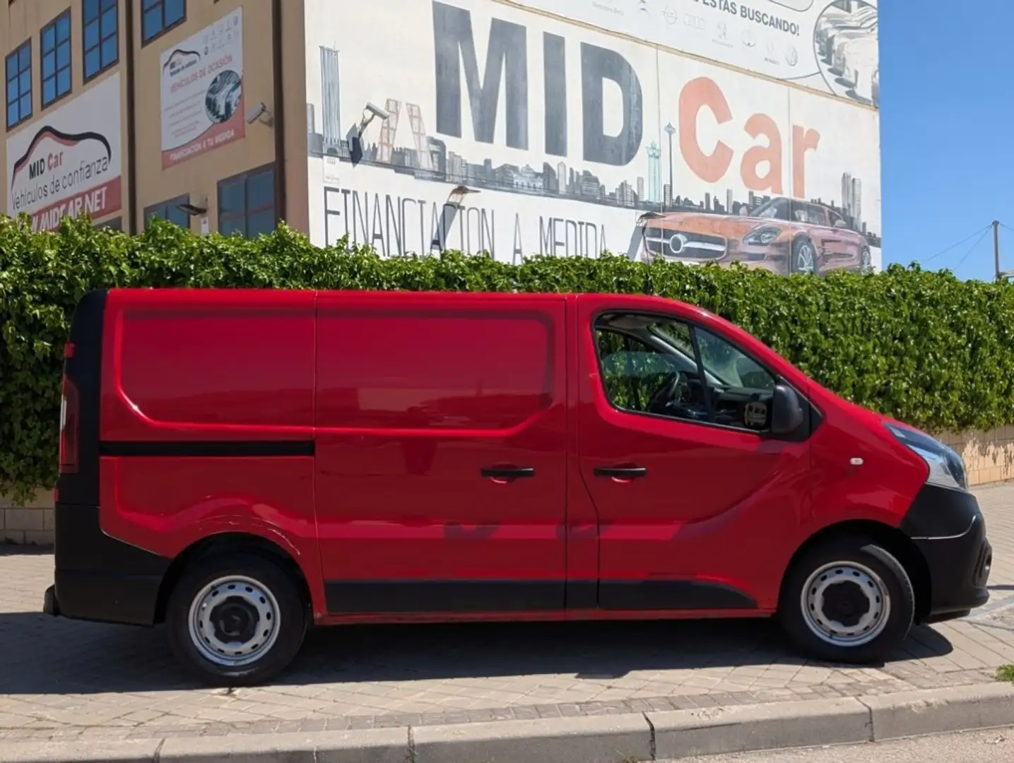 Renault Trafic Furgón 27 L1H1 Energy BluedCi 88kW Rojo - 2