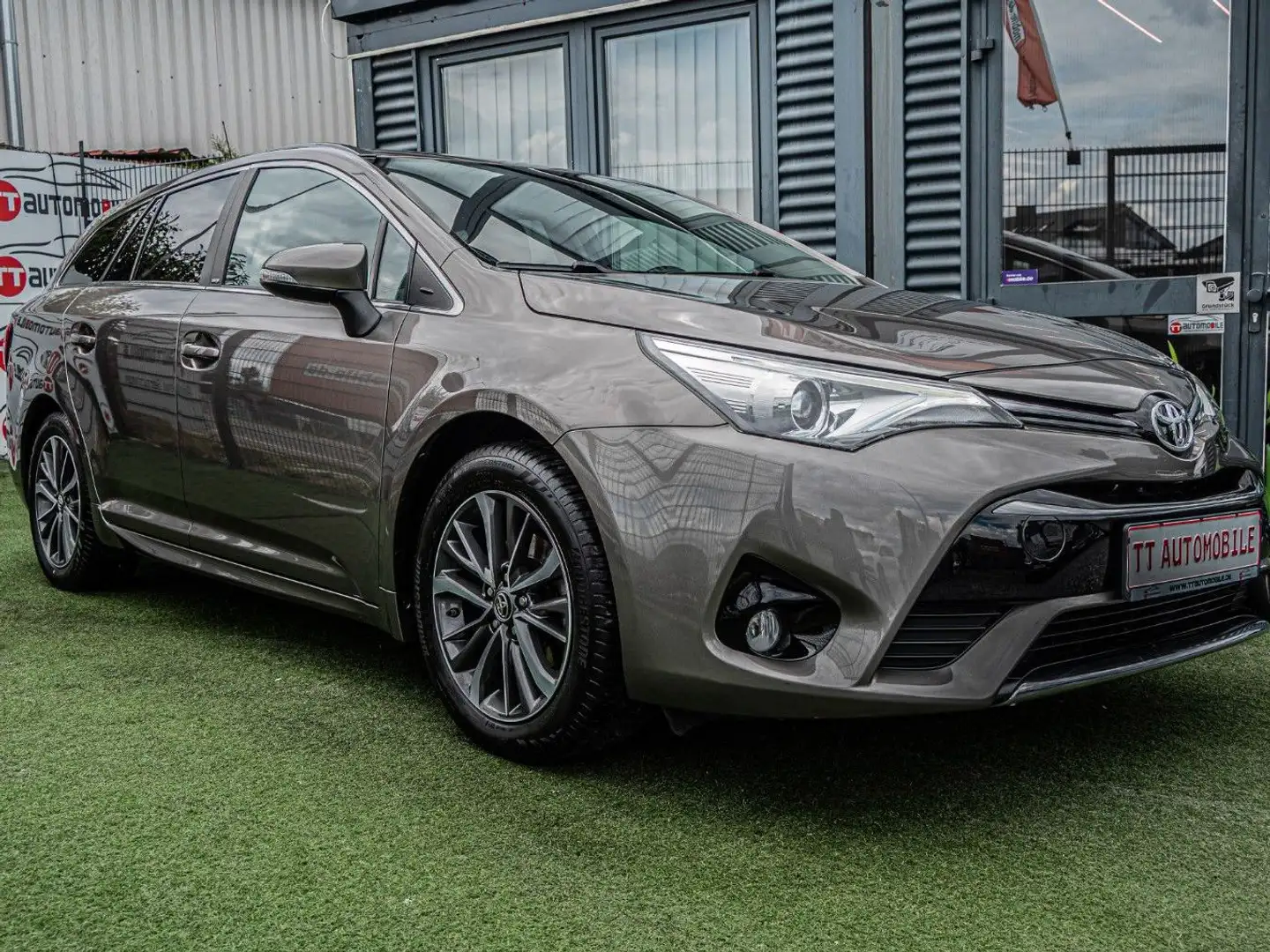 Toyota Avensis Touring Sports Edition-S+|AHK|SPUR|KAMER Gris - 1