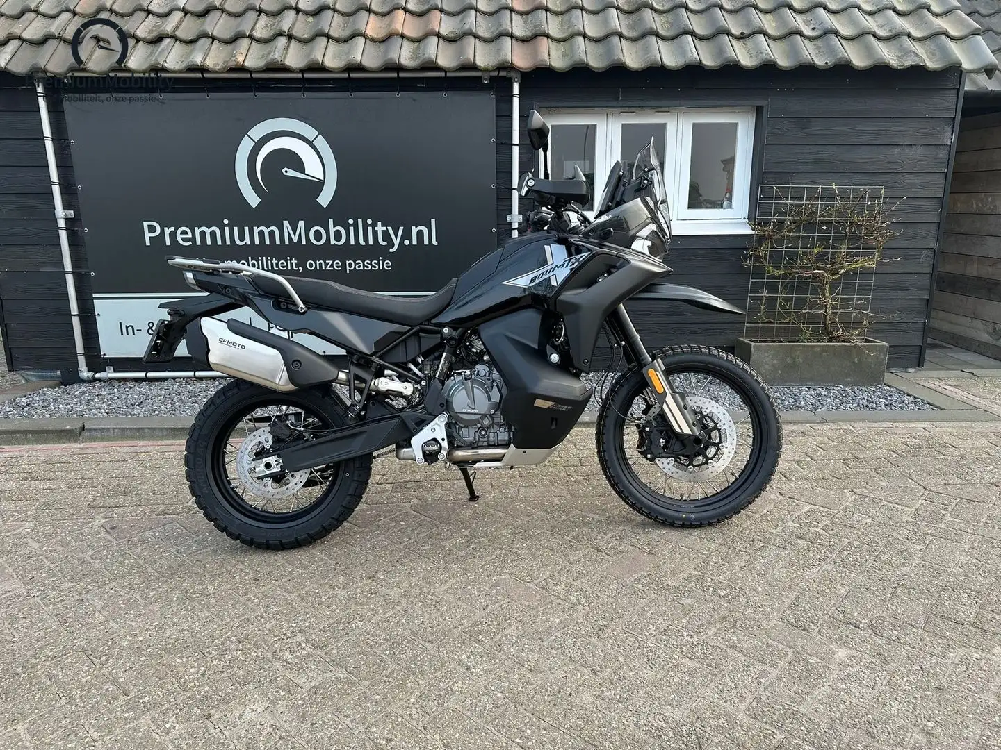 CFMOTO 800 MT MT-X Negro - 1