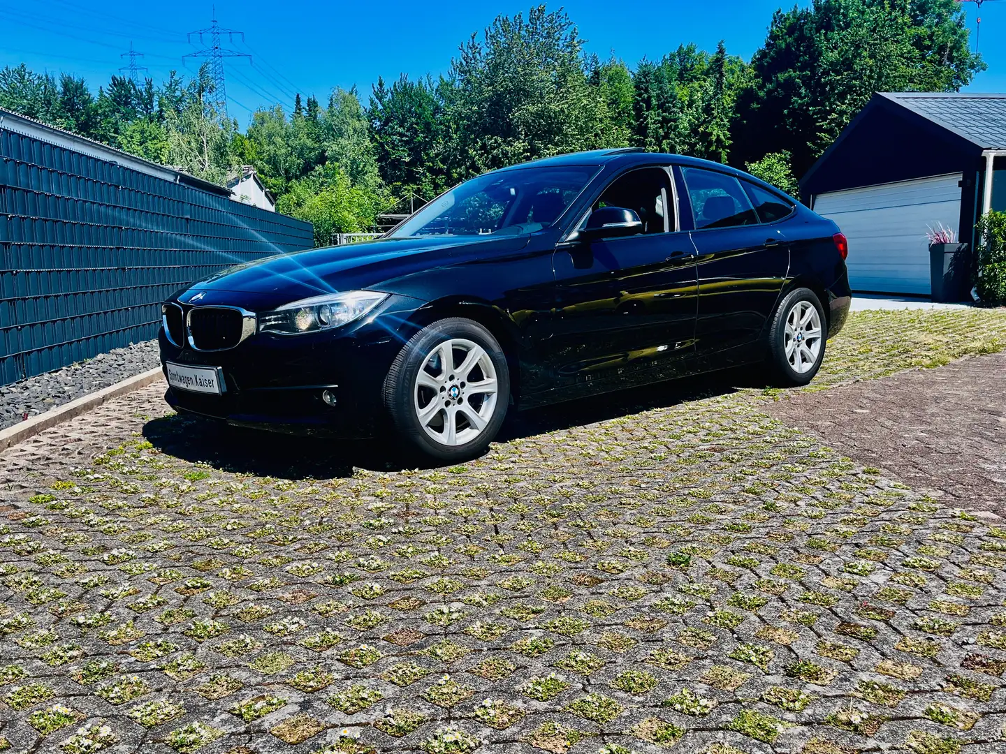 BMW 328 328i GT*GranTurismo*Navi*Panorama*AHK*Leder*HUD Schwarz - 1