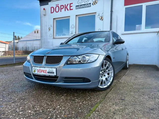 BMW 330 i Limousine N53 Leder Xenon Navi Scheckheft