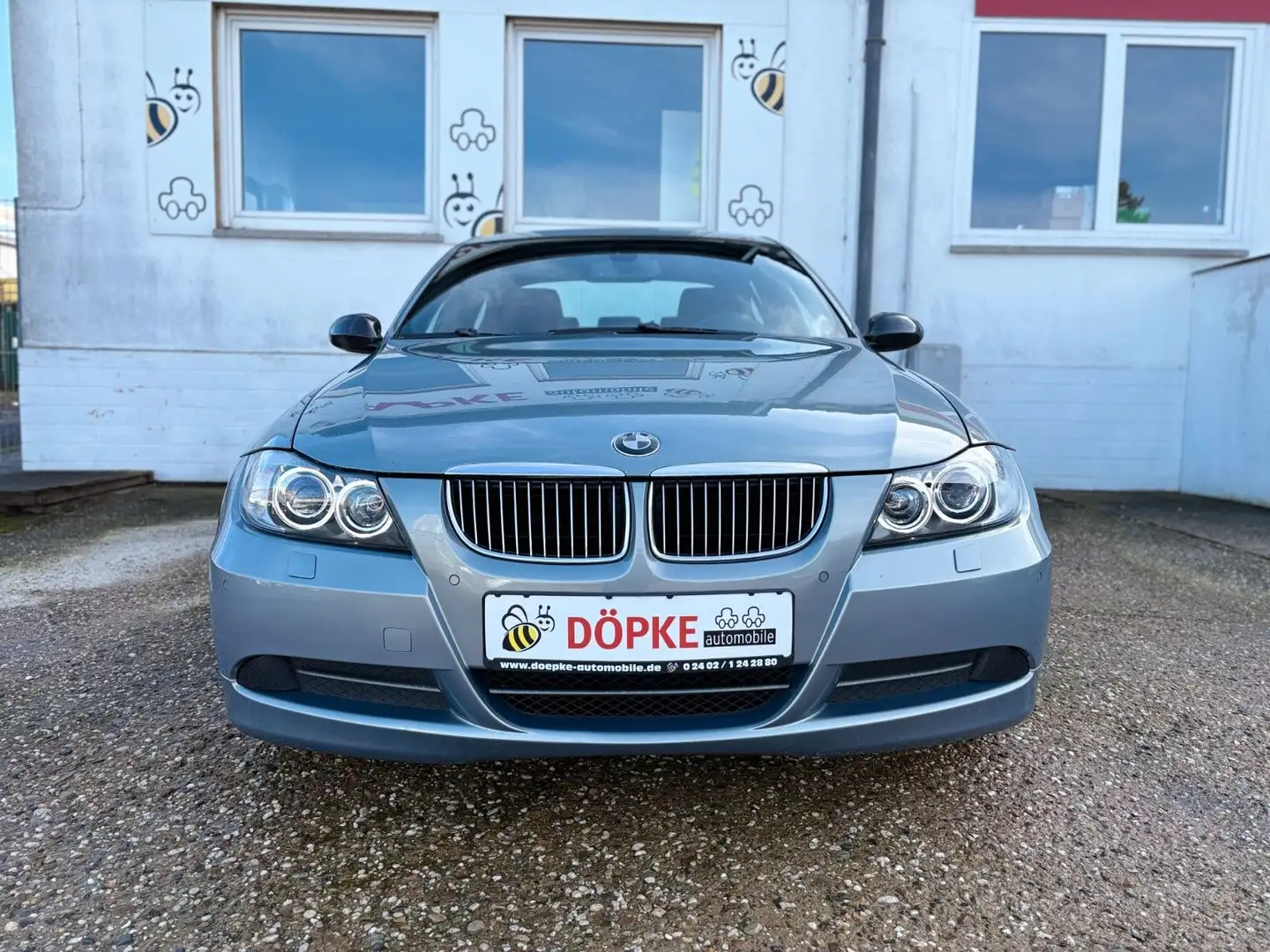 BMW 330 i Limousine N53 Leder Xenon Navi Scheckheft Silber - 2