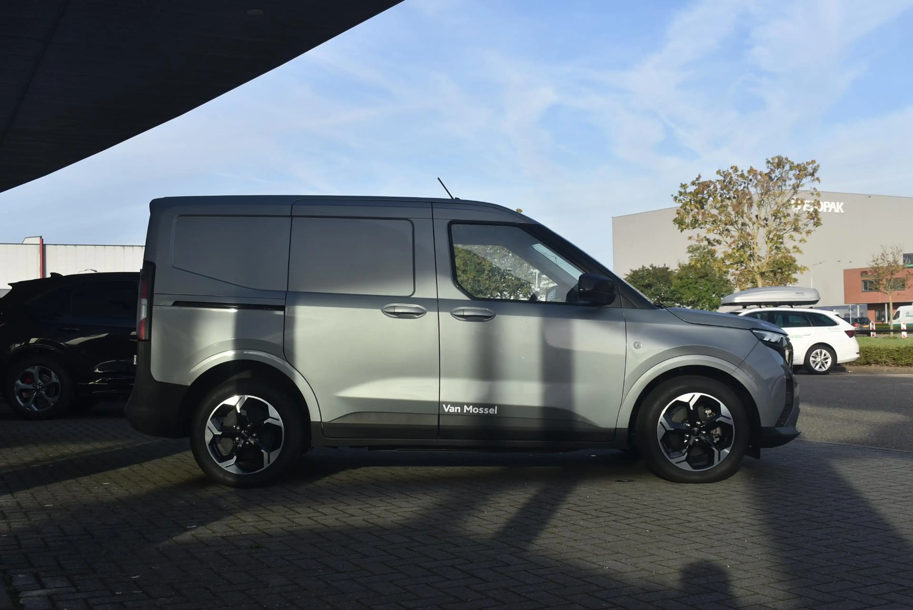 Ford Transit Courier E-Transit Limited 44 kWh | Climate Control | Adapt — photo 4