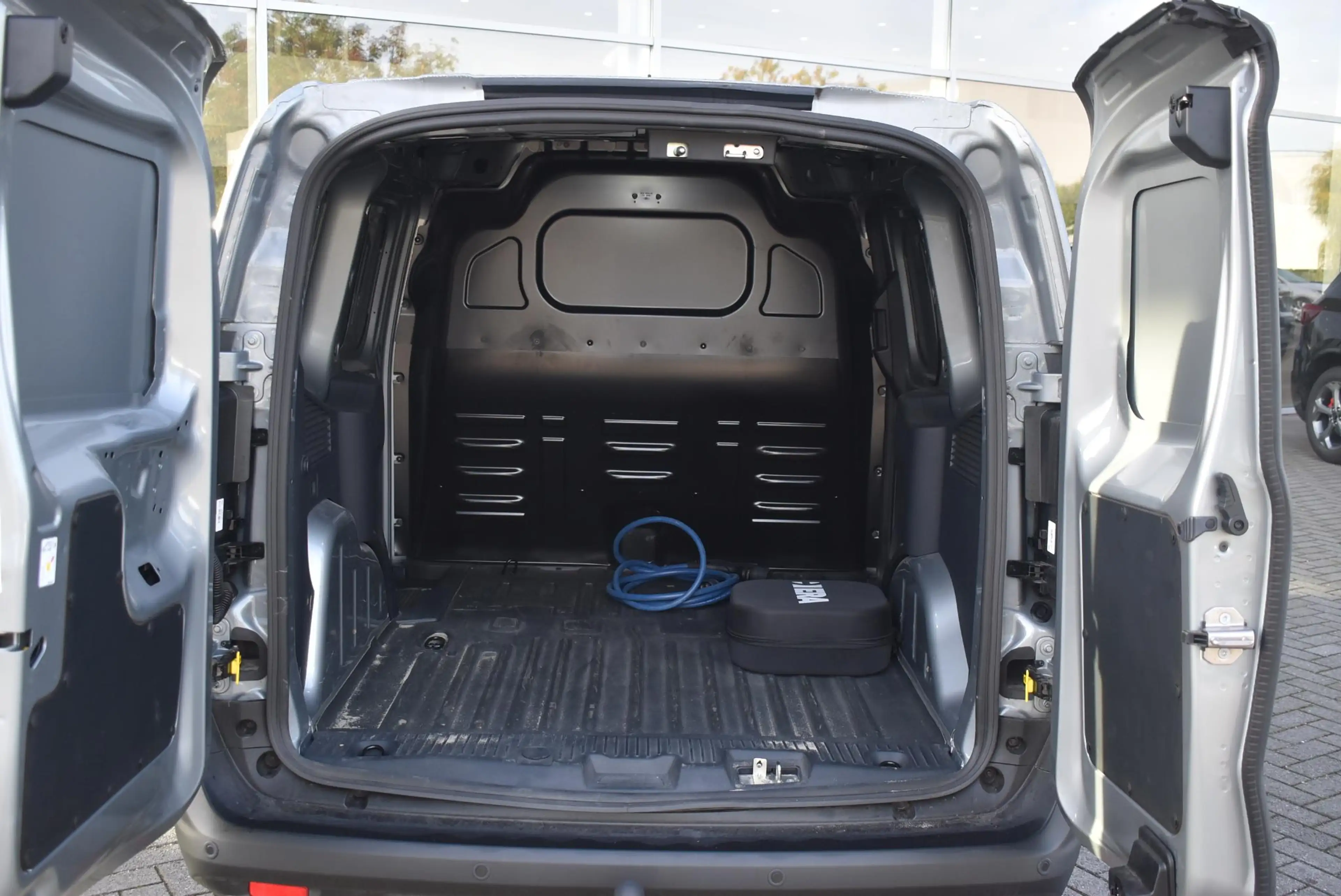 Ford Transit Courier E-Transit Limited 44 kWh | Climate Control | Adapt — photo 9