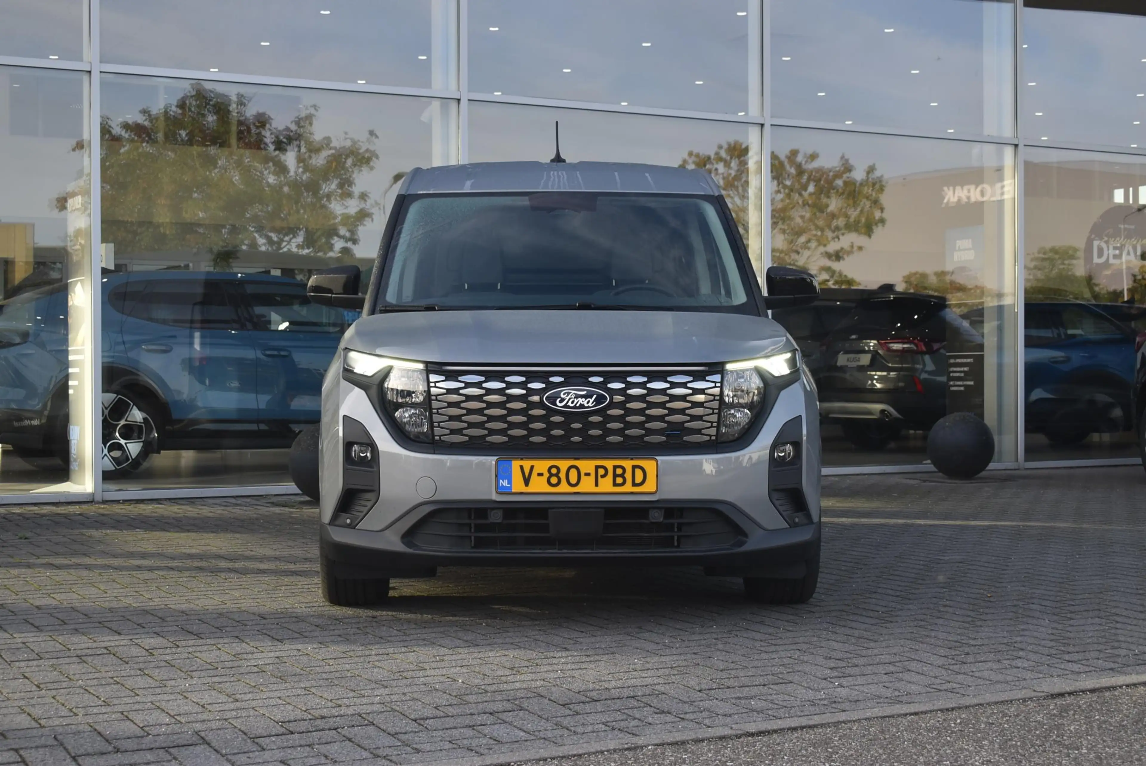 Ford Transit Courier E-Transit Limited 44 kWh | Climate Control | Adapt — photo 2