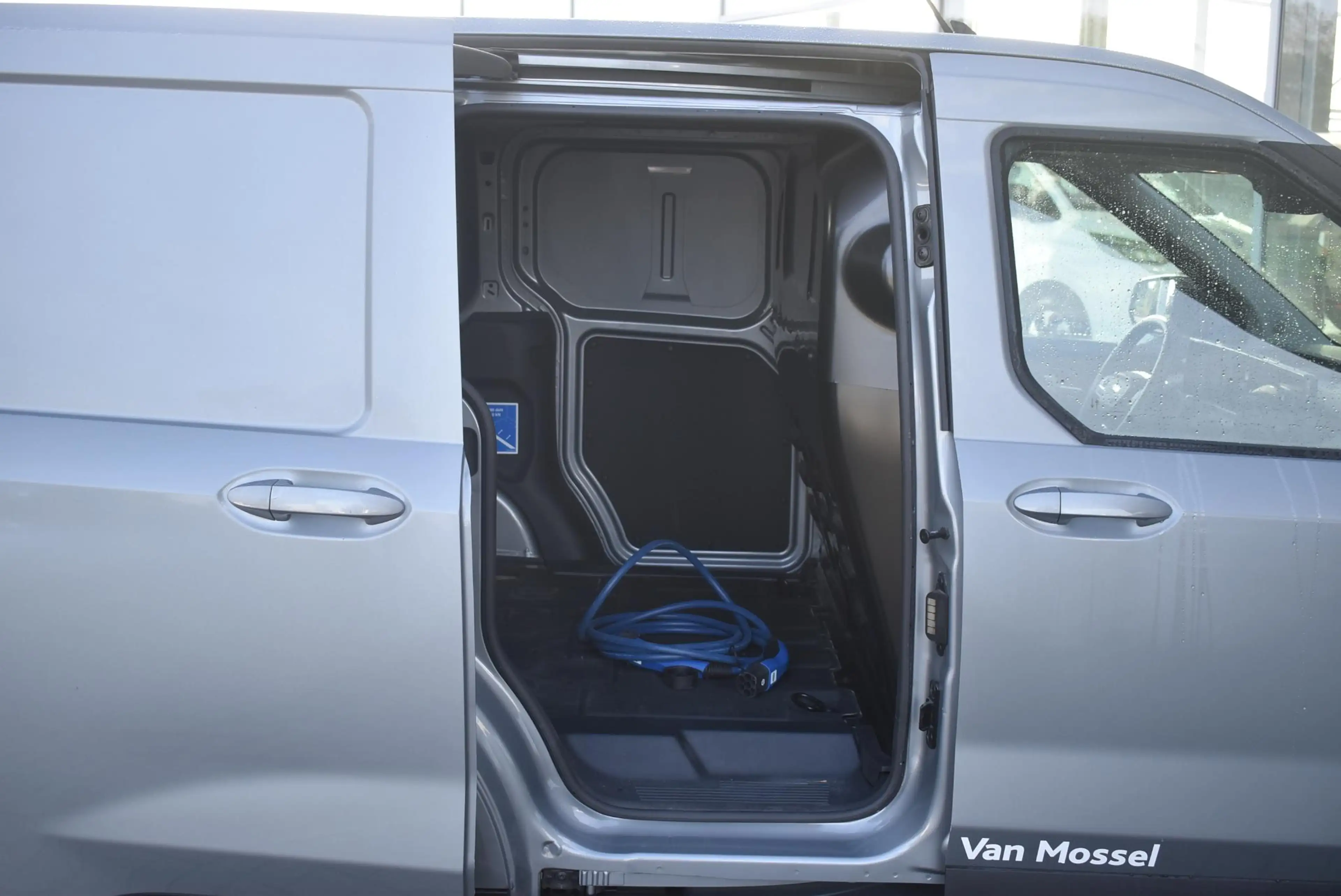 Ford Transit Courier E-Transit Limited 44 kWh | Climate Control | Adapt — photo 11