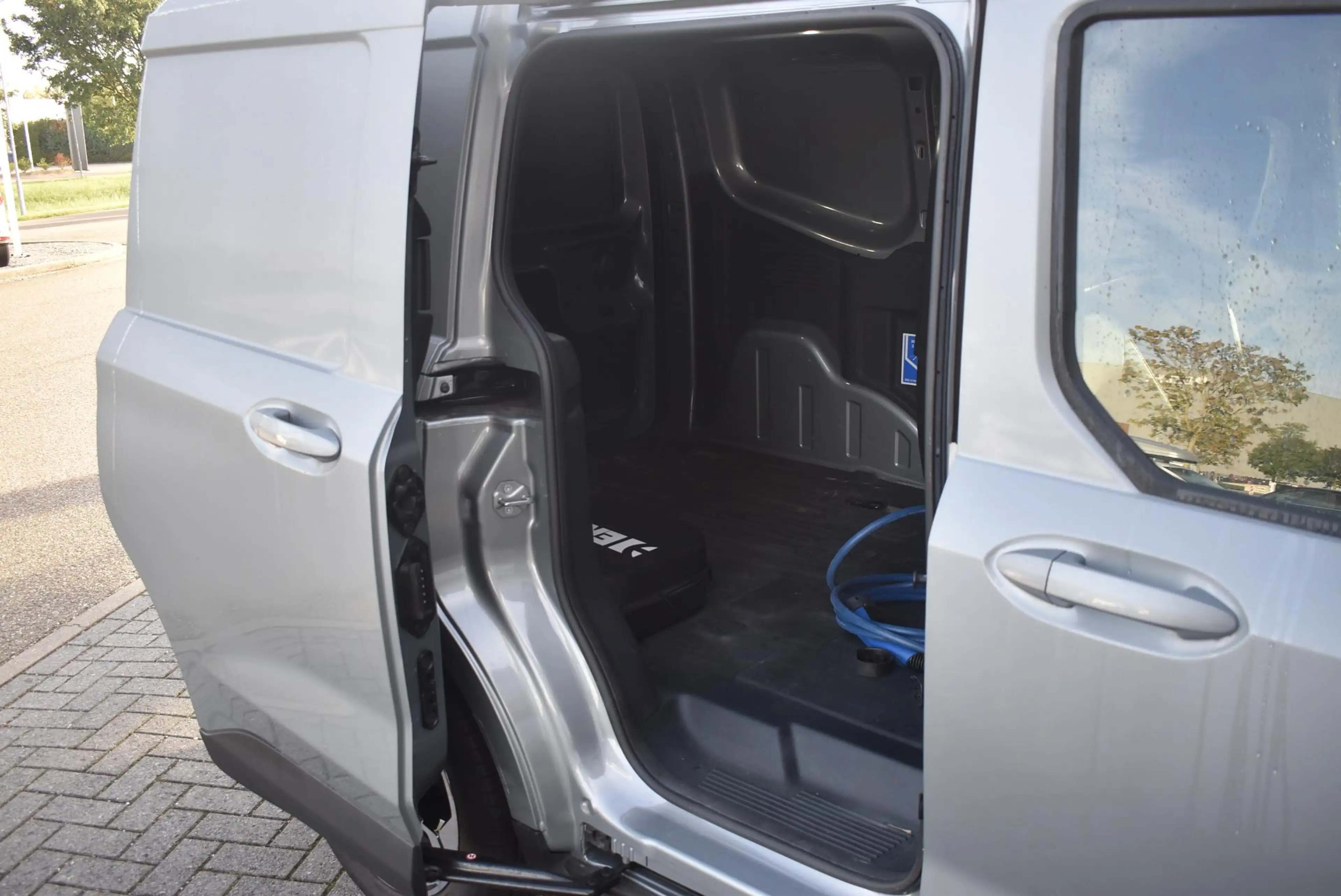 Ford Transit Courier E-Transit Limited 44 kWh | Climate Control | Adapt — photo 12
