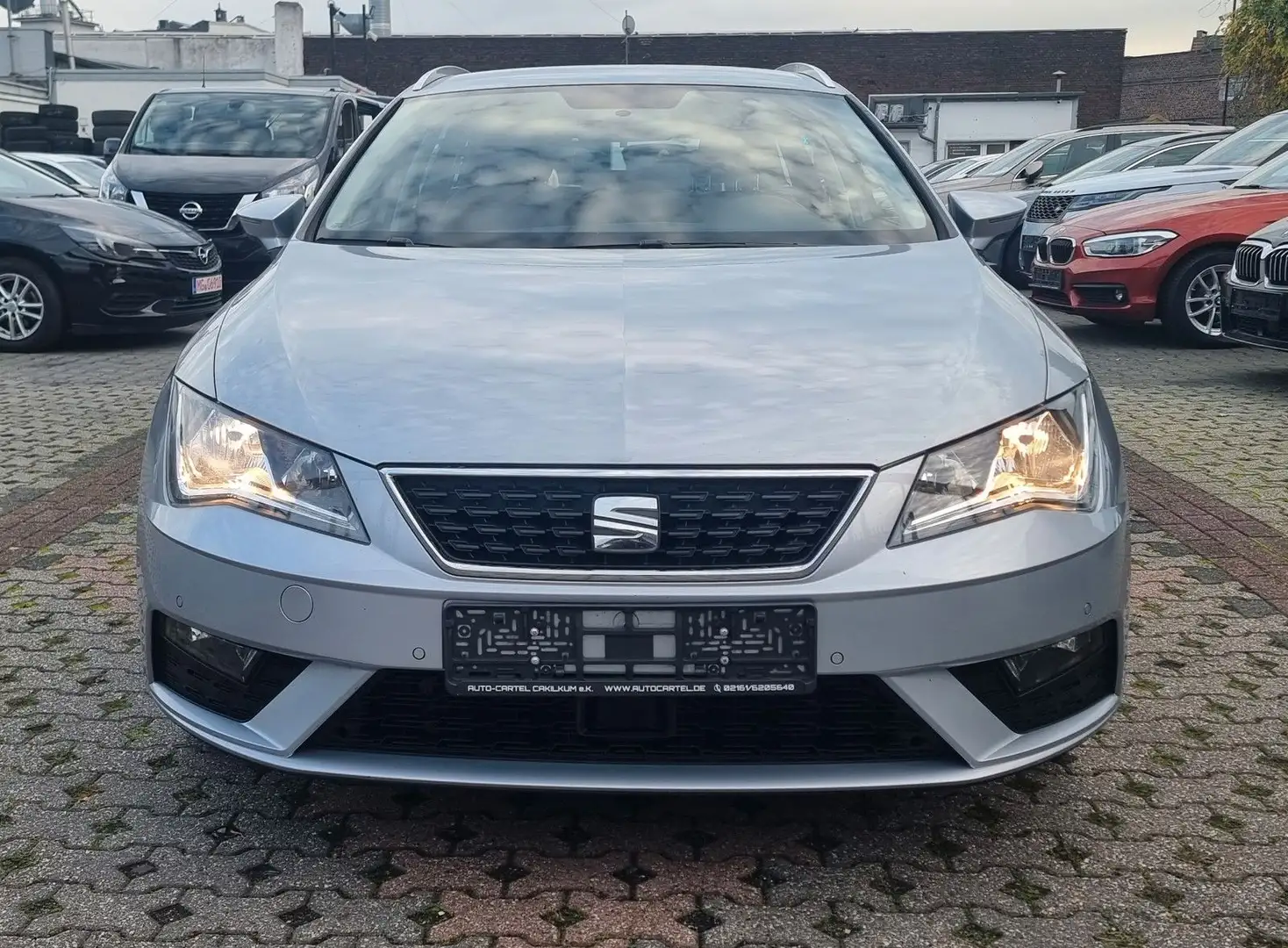 SEAT Leon ST Style Stříbrná - 2