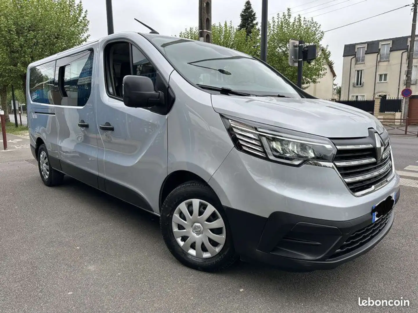 Renault Trafic 9 Places 2.0L DCI 150CV - 1