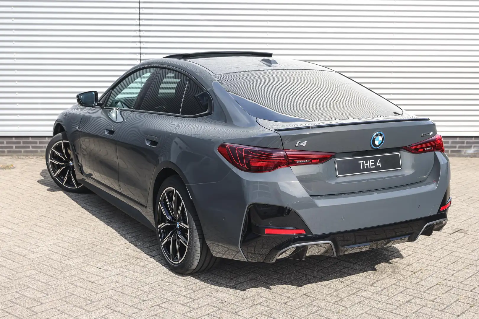 BMW i4 eDrive40 M Sport / Adaptieve LED / M Adaptief onde Grijs - 2