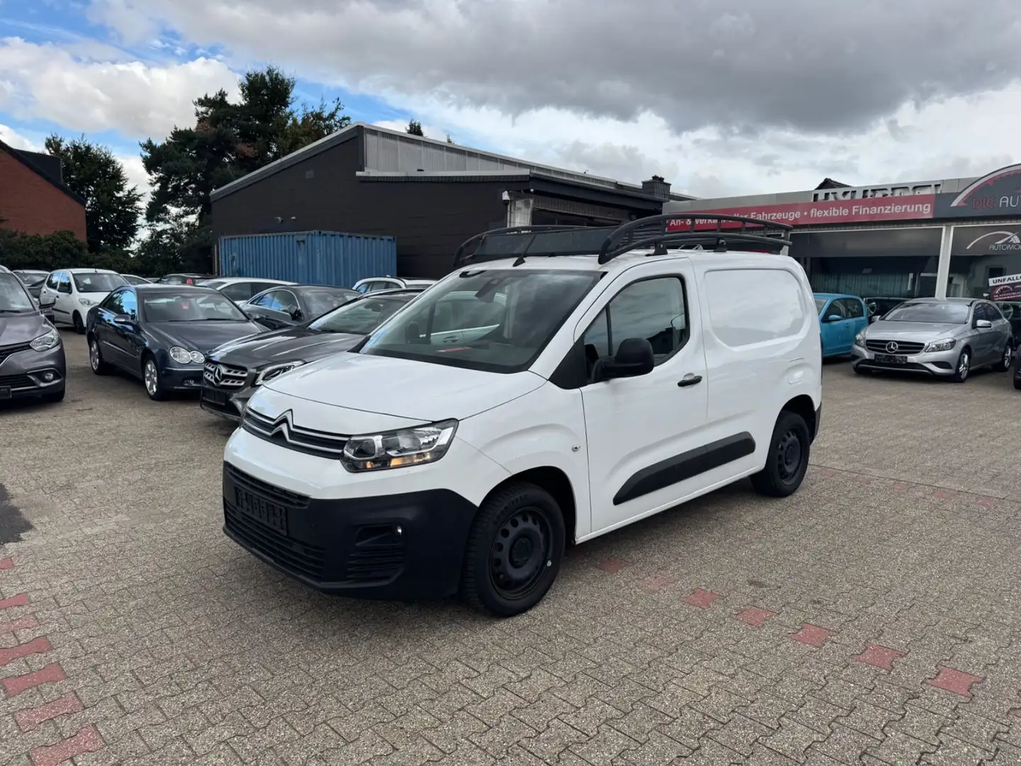 Citroen Berlingo Kasten AUTOMATIK 1.HD Klima PDC Weiß - 1