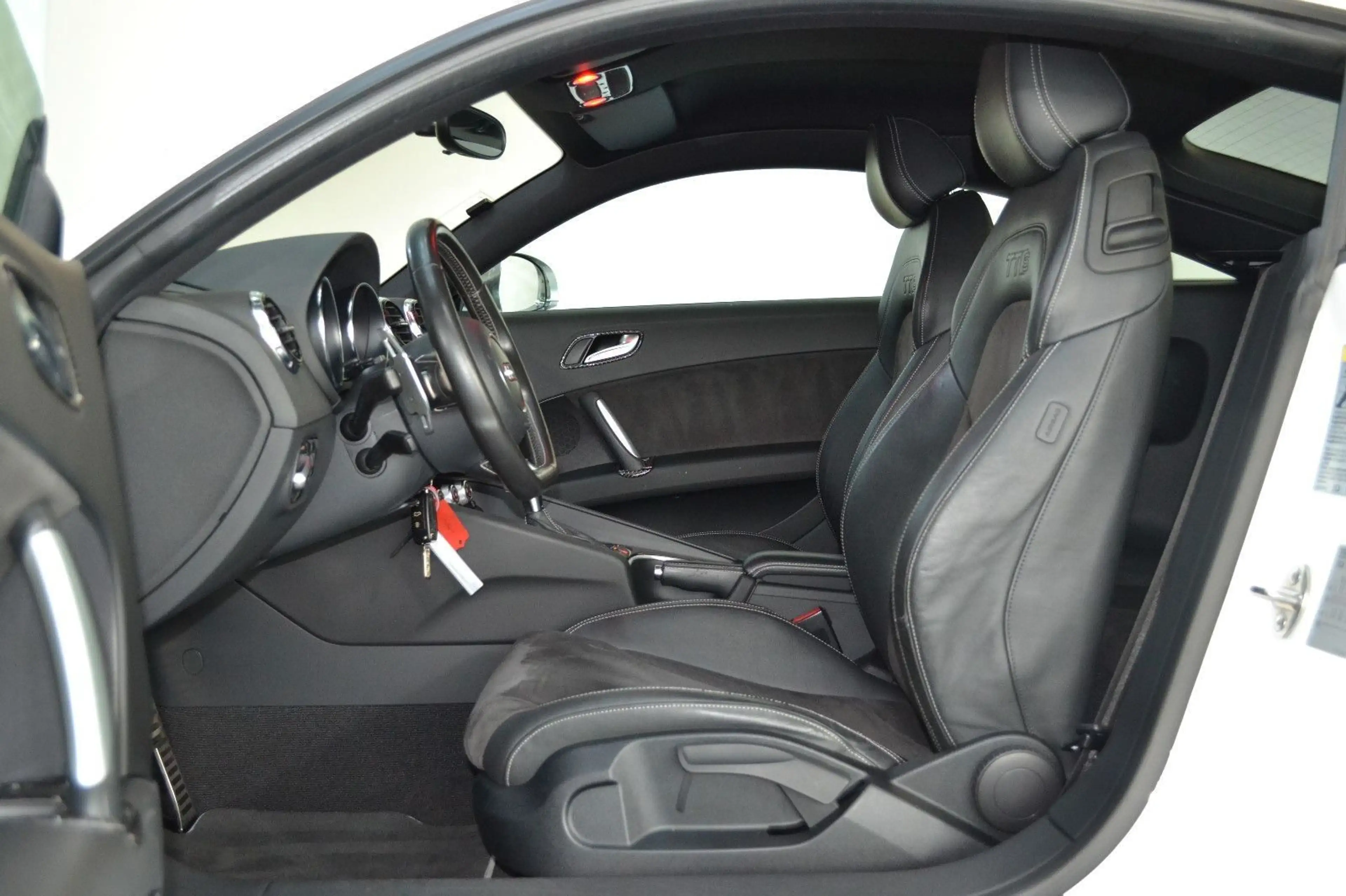 Audi TTS Coupe quattro*KAM*NAVI*SHZ*CARPLAY*PDC — photo 10