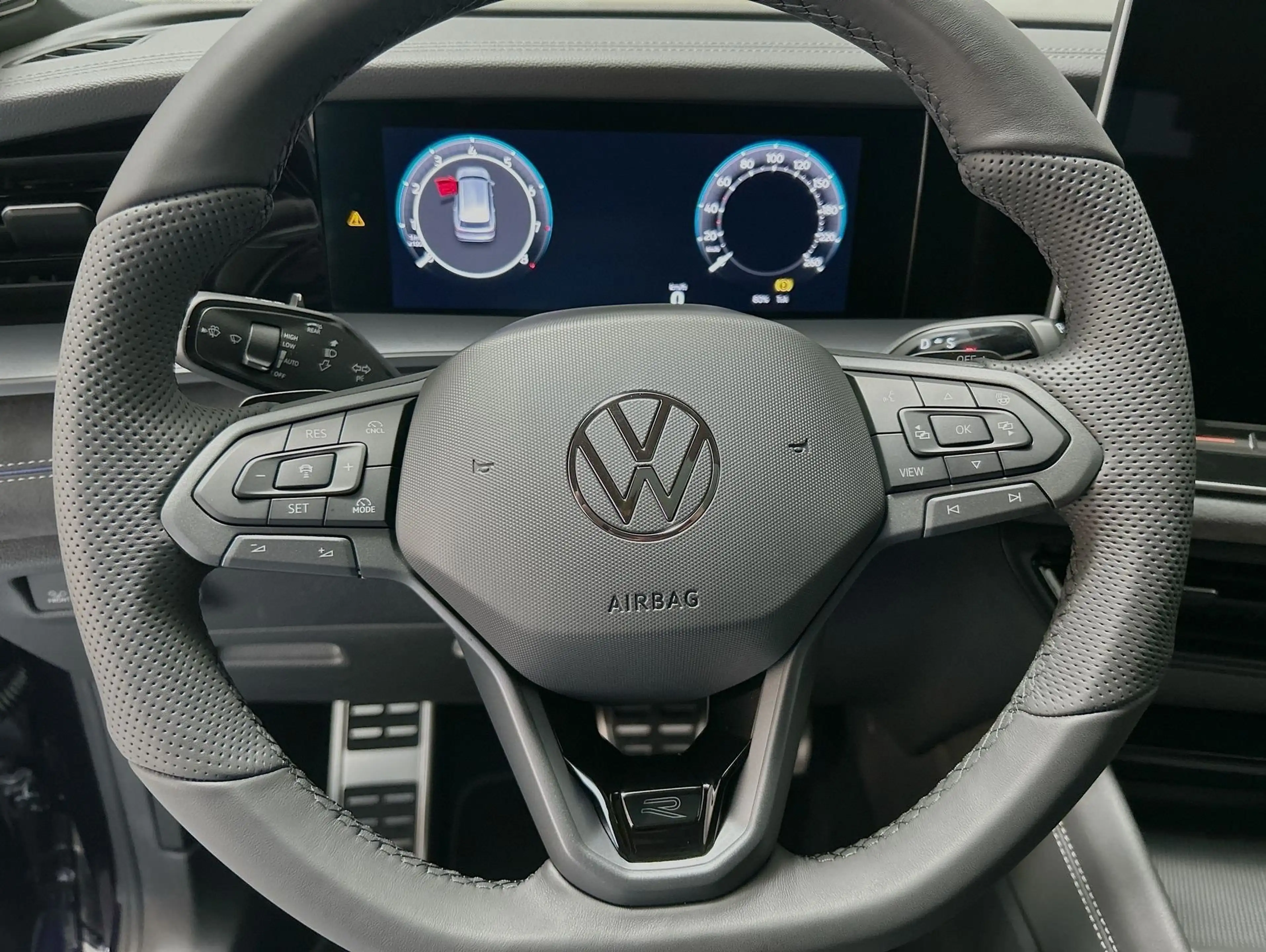 Volkswagen Tayron R-Line 1.5 eTSI DSG CarPlay Pano Black — photo 9