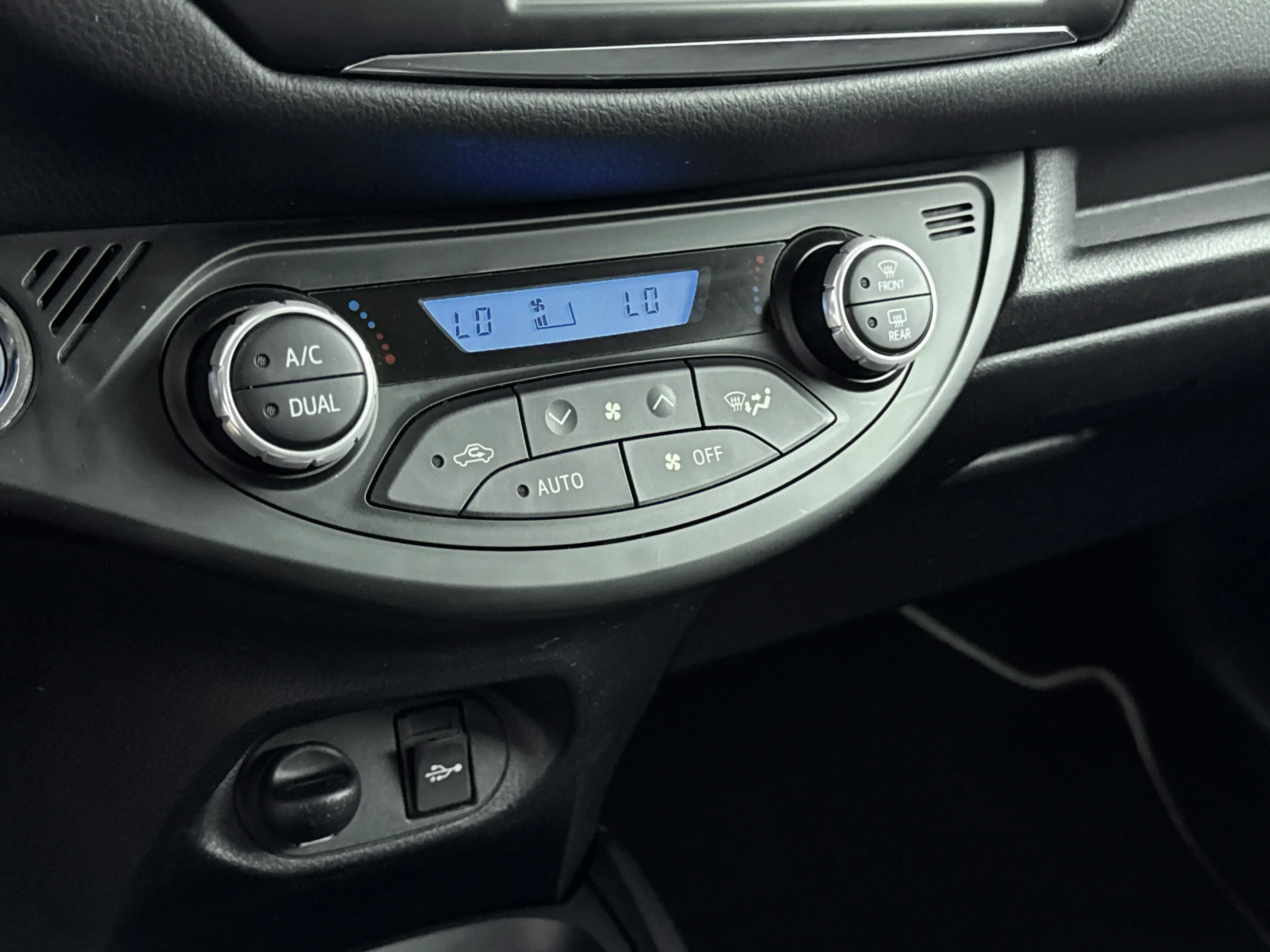 Toyota Yaris 1.5 Hybrid Y20 | Cruise Control | Navigatie | Acht — photo 9
