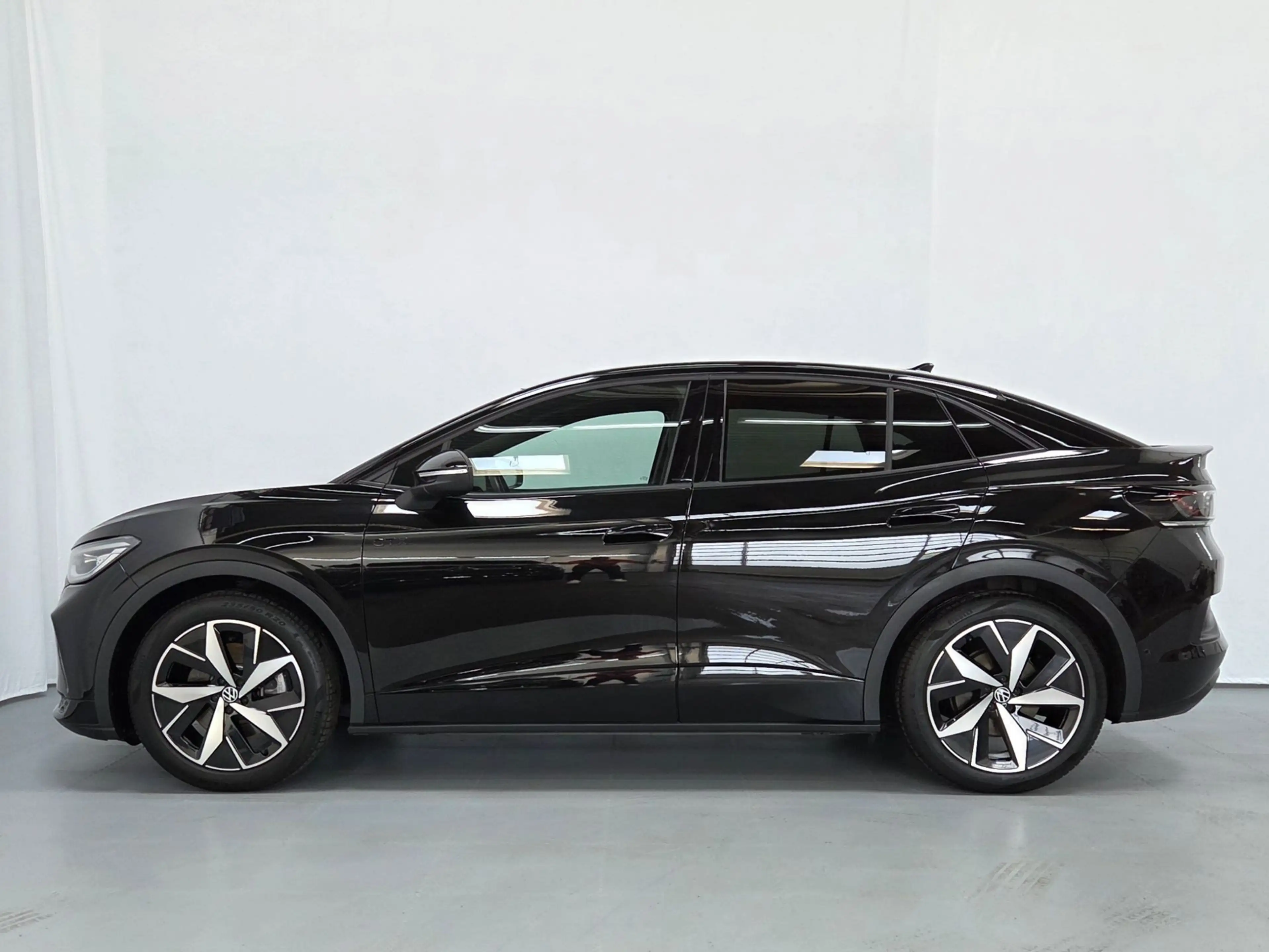 Volkswagen ID.5 GTX 77kWh 4Motion * Sportpaket Matrix PANO* — photo 6