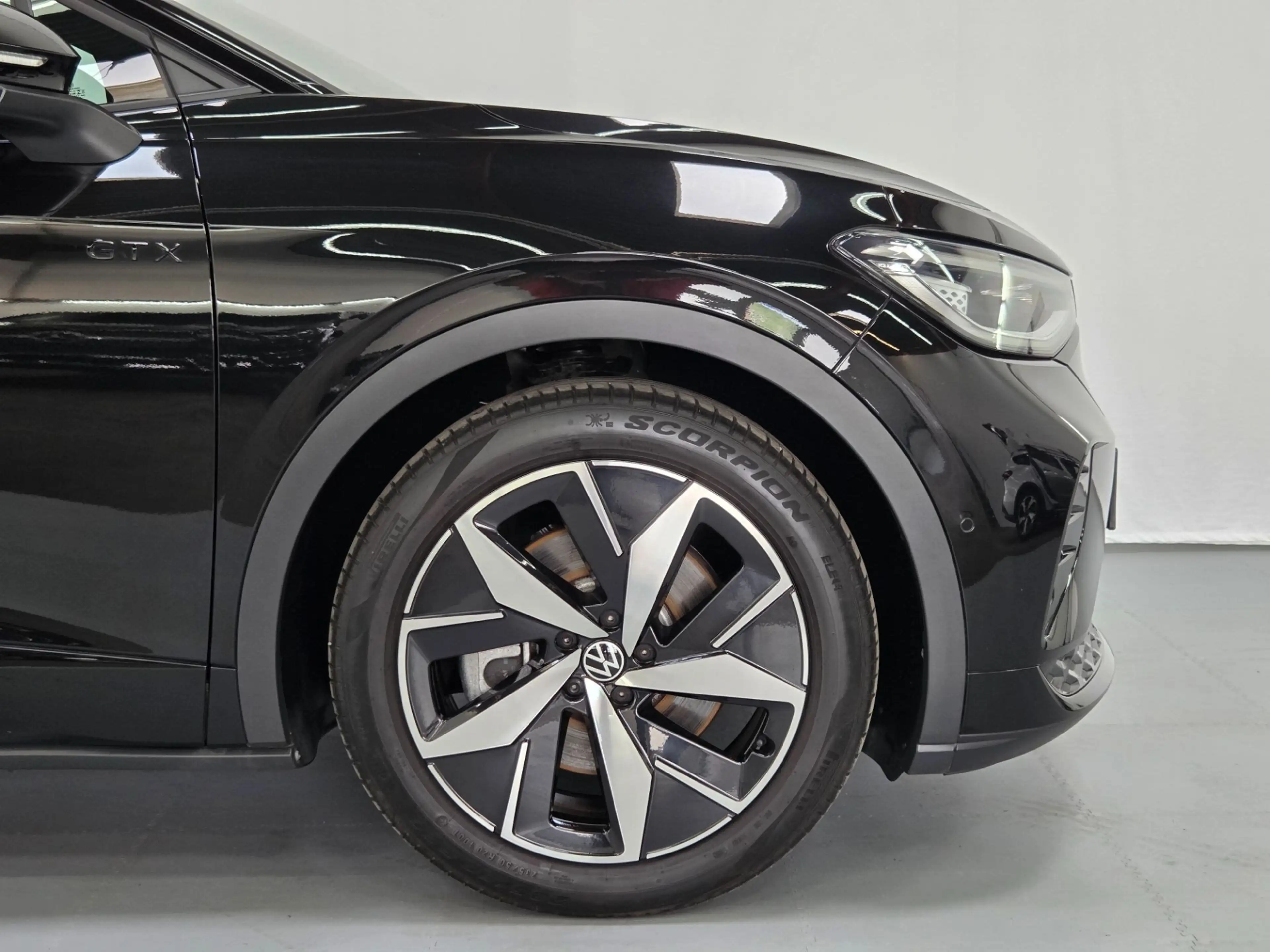 Volkswagen ID.5 GTX 77kWh 4Motion * Sportpaket Matrix PANO* — photo 9
