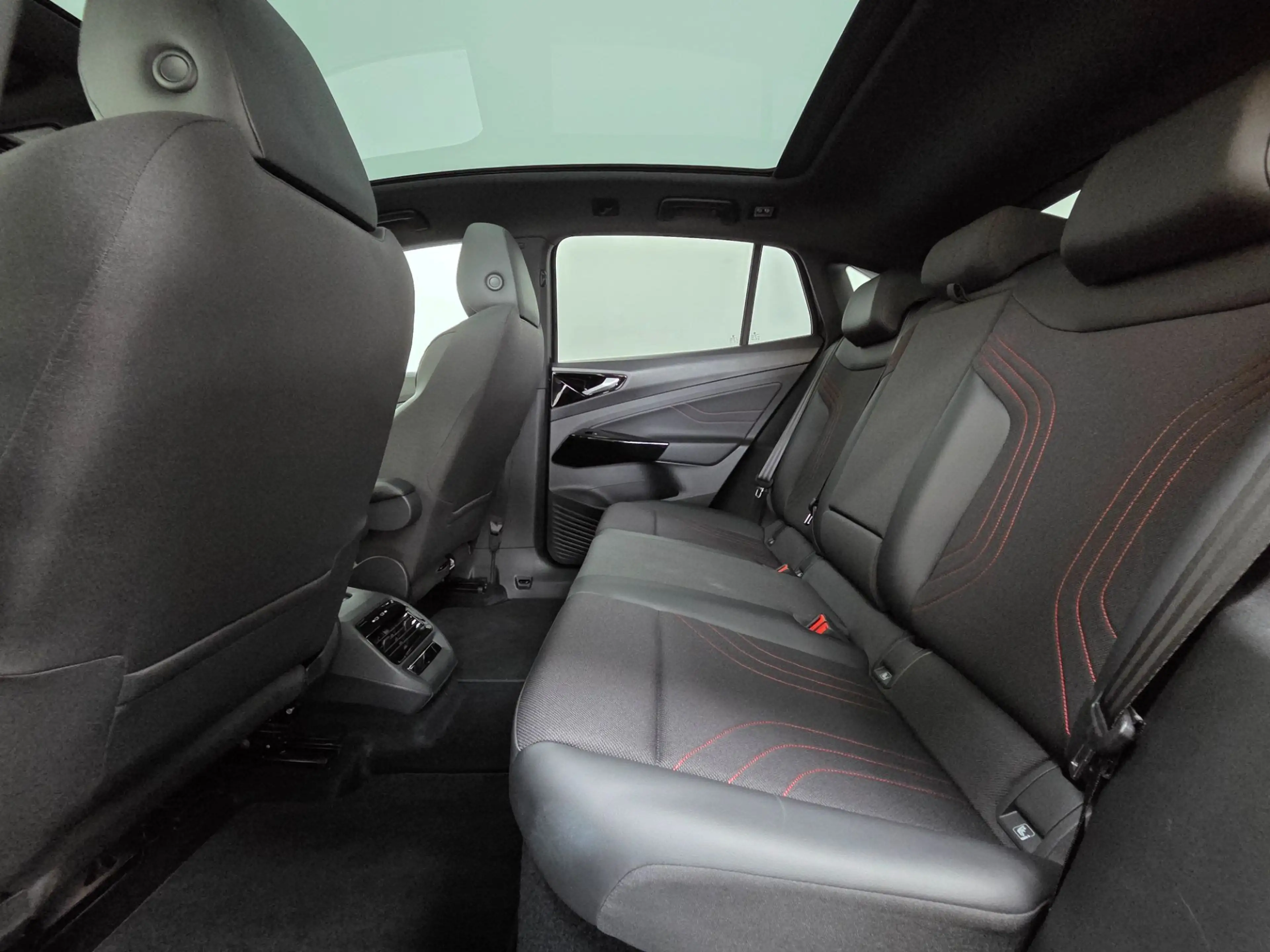 Volkswagen ID.5 GTX 77kWh 4Motion * Sportpaket Matrix PANO* — photo 15