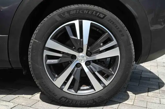 Peugeot 3008 view 8