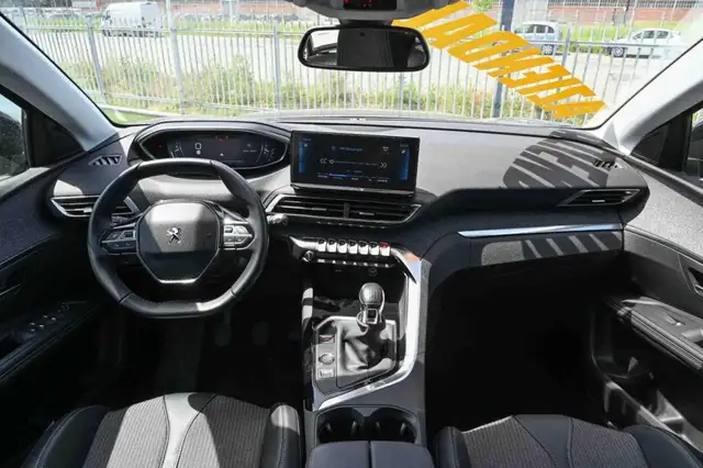 Peugeot 3008 view 9