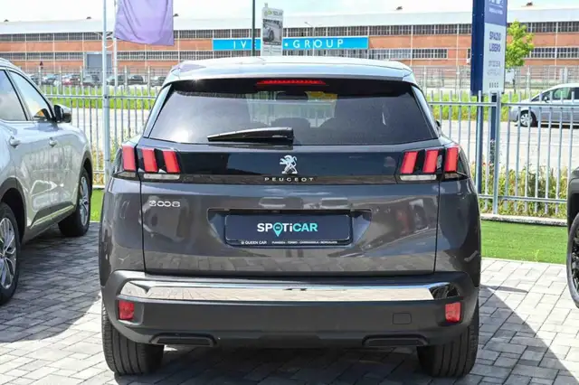 Peugeot 3008 view 5