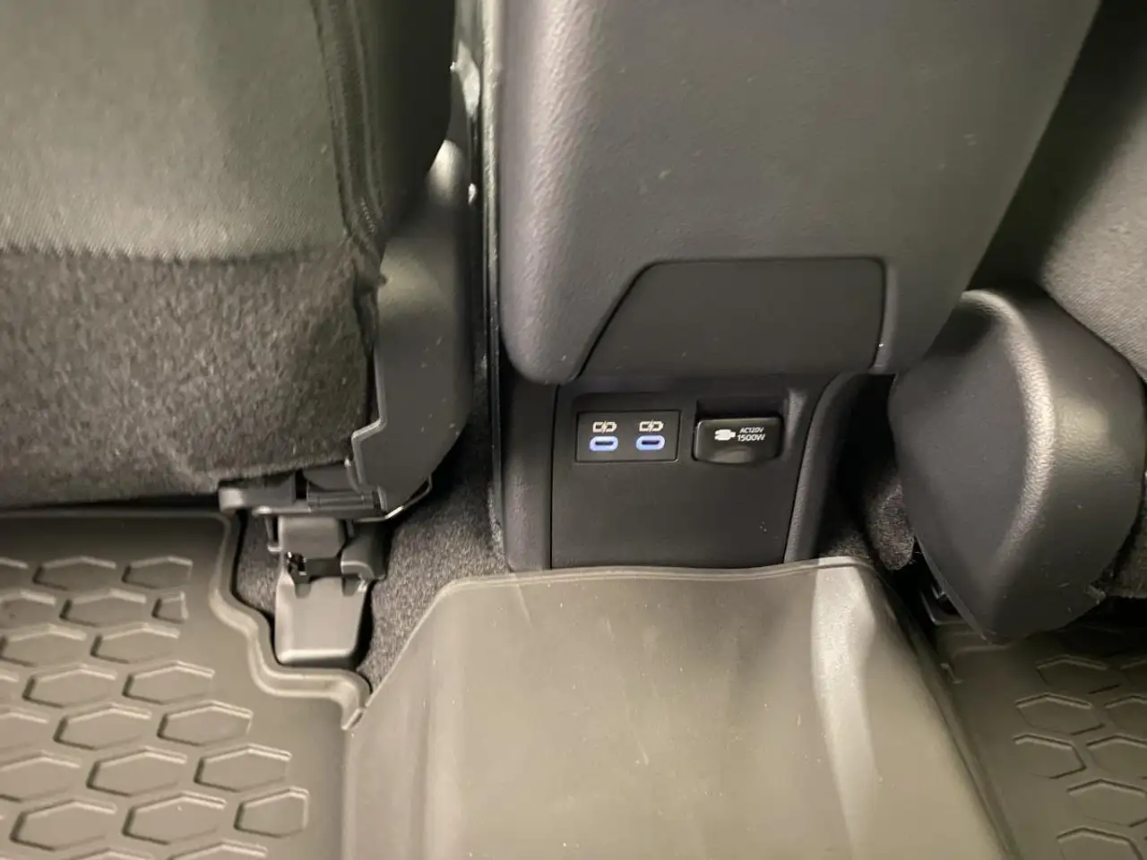 Toyota Prius снимка Toyota Prius