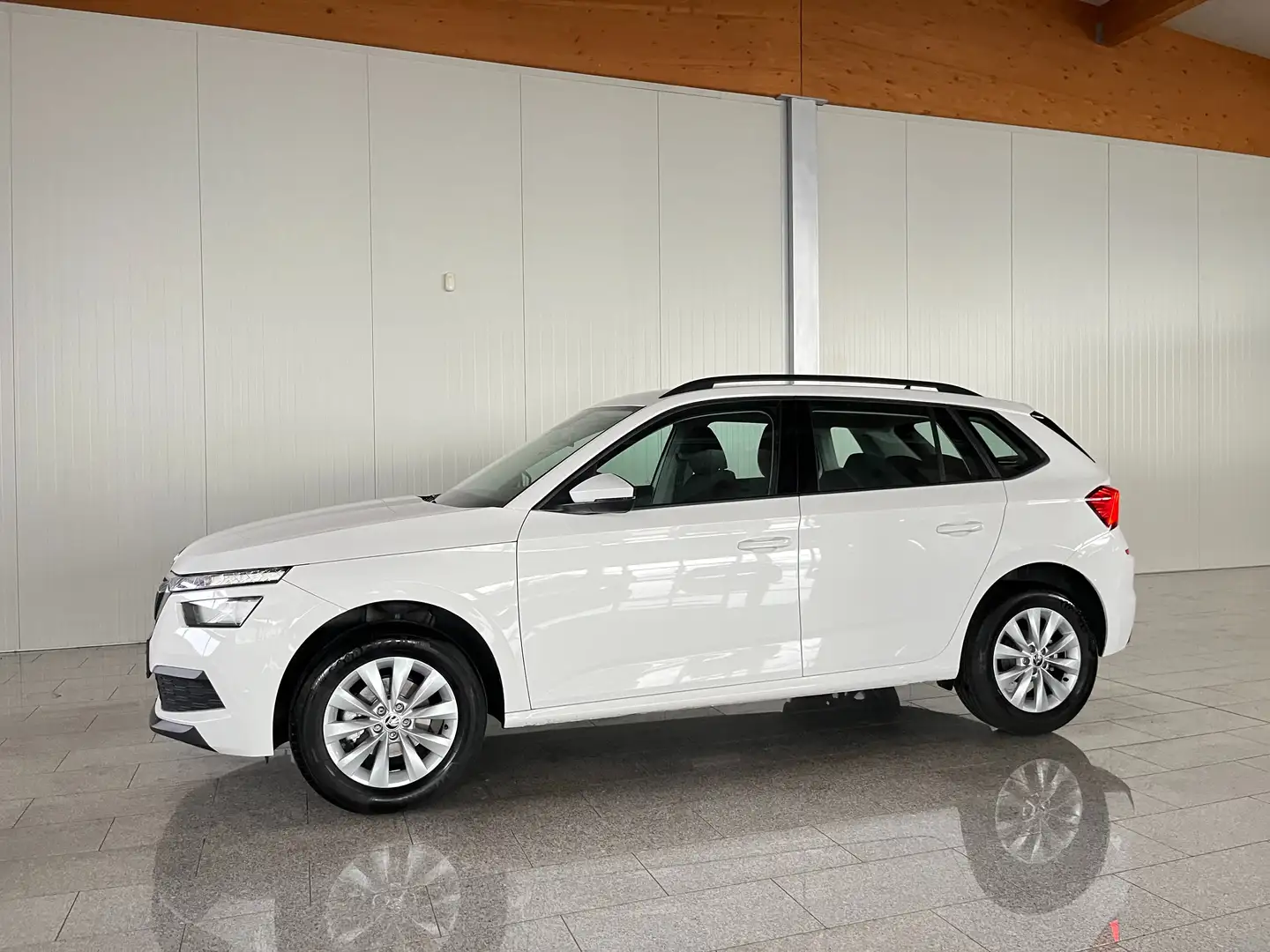 Skoda Kamiq 1,0 TSI Active DSG Weiß - 1