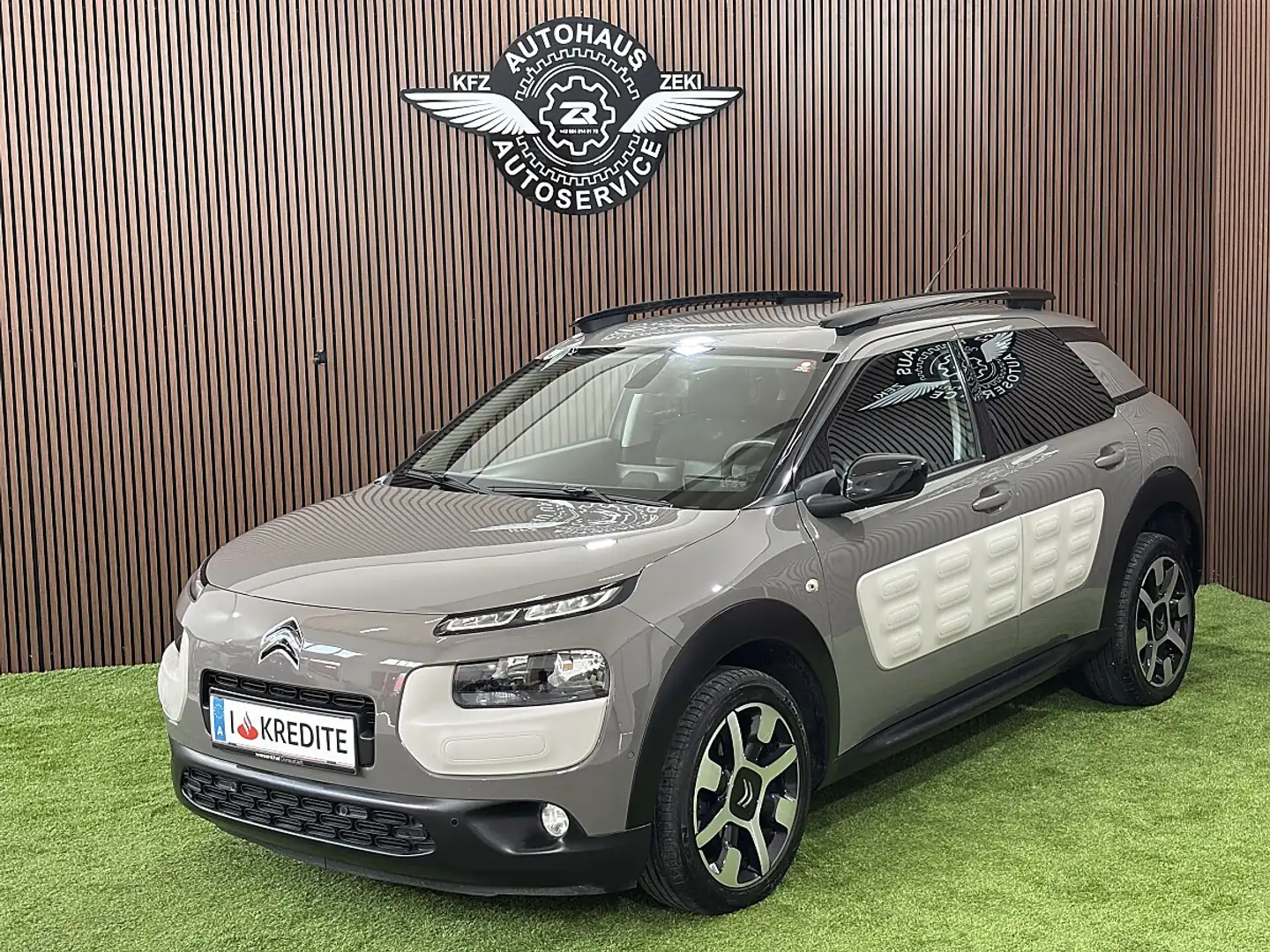 Citroen C4 Cactus EHDI 92 ET Braun - 1