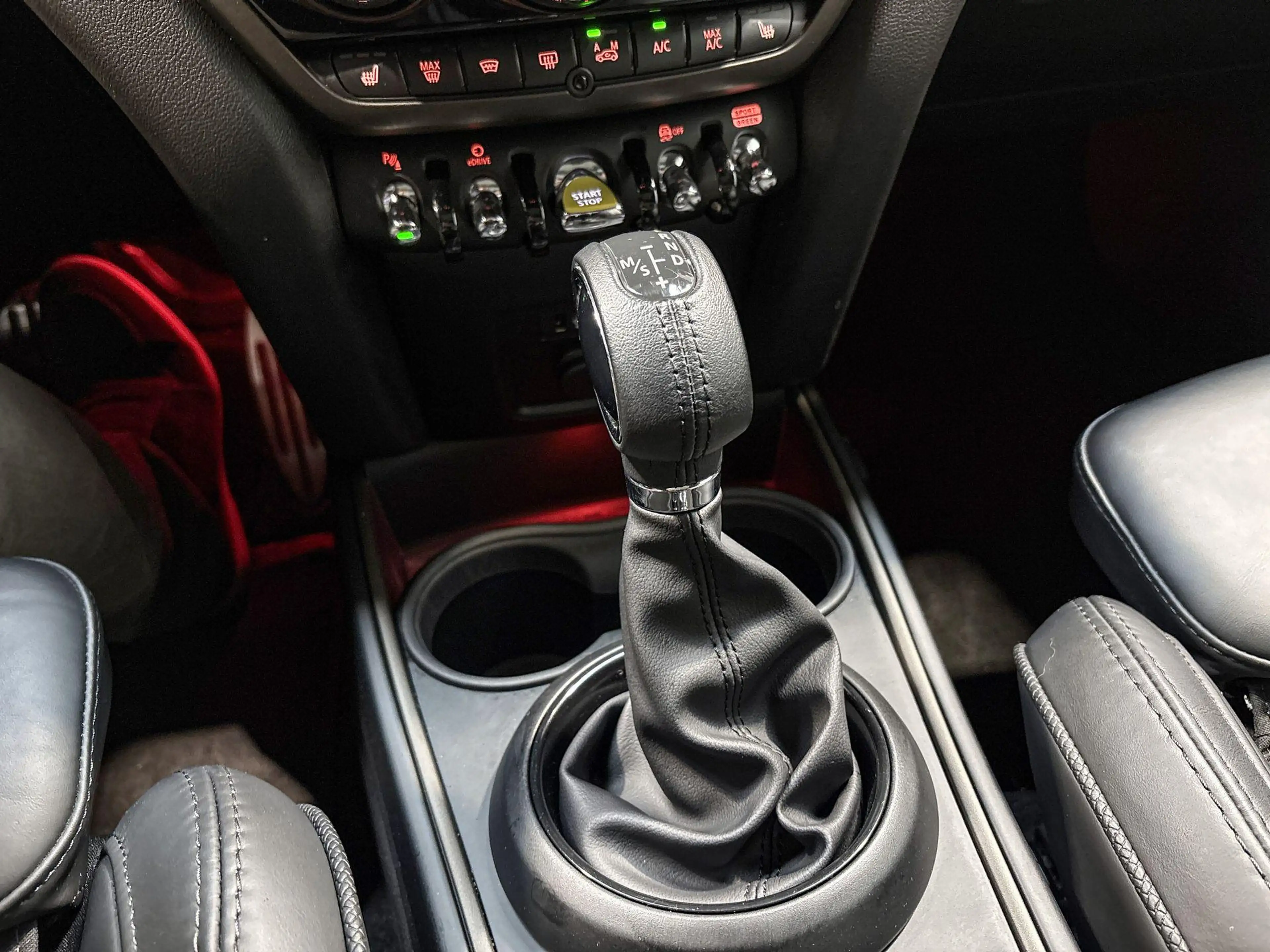 MINI Cooper SE Countryman ALL4 John Cooper Works Essence Pack - Verwacht: Se — photo 15