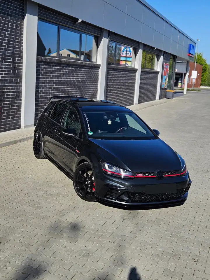 Volkswagen Golf GTI