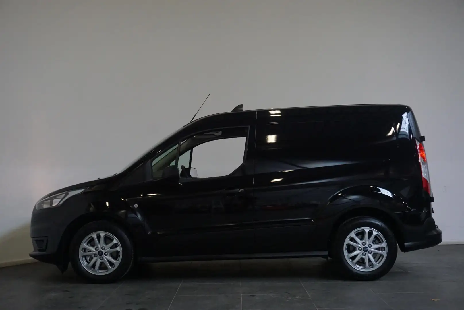 Ford Transit Connect 1.5 EcoBlue L1 Automaat Trend Navigatie Airco Crui Noir - 2