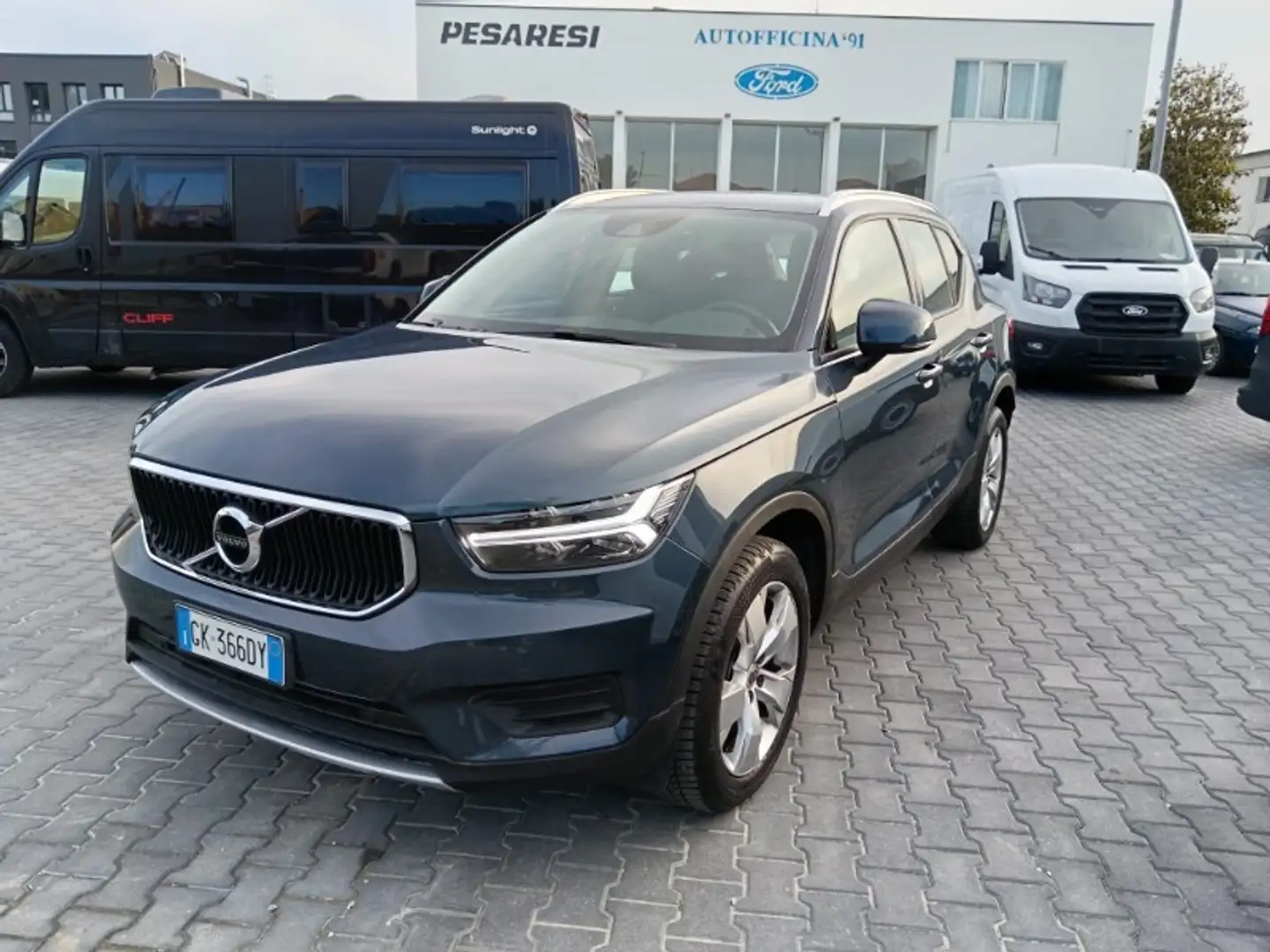 Volvo XC40 XC40 T3 Geartronic Momentum Bleu - 2