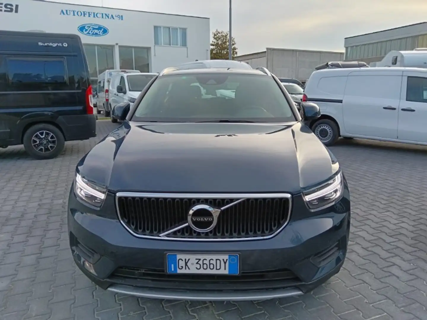 Volvo XC40 XC40 T3 Geartronic Momentum Bleu - 1