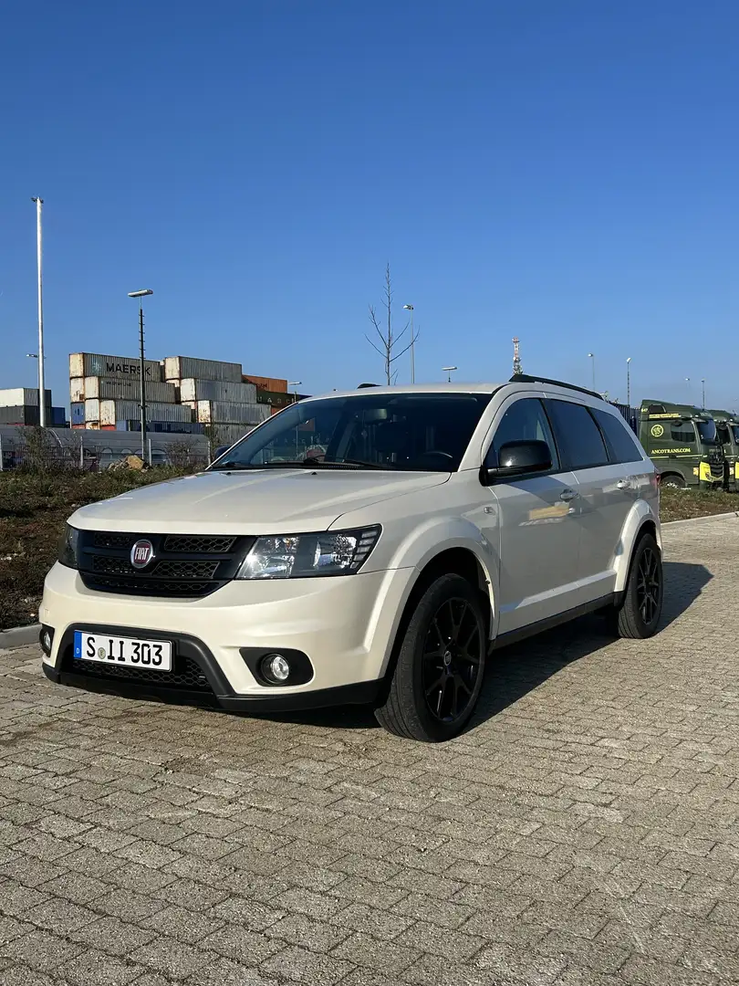 Fiat Freemont 2.0 Multijet 16V DPF Automatik Allrad Black Code - 1