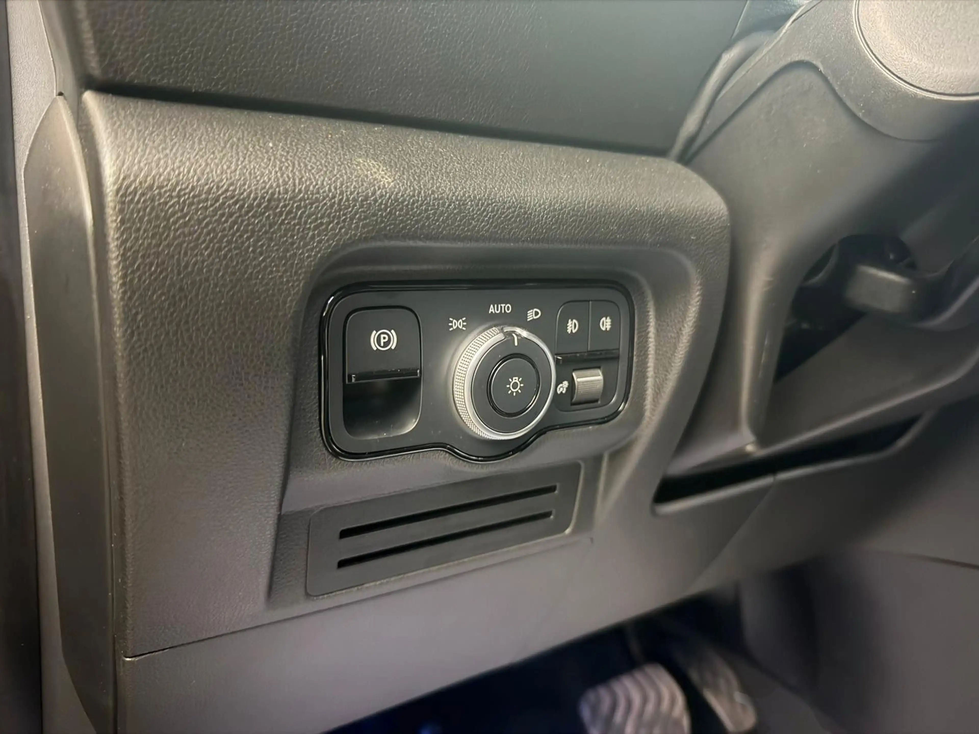 Mercedes-Benz T-Class T 180 Progressive*LED*AHK*NAVI*KAMERA*MBUX*KEY-G — photo 11