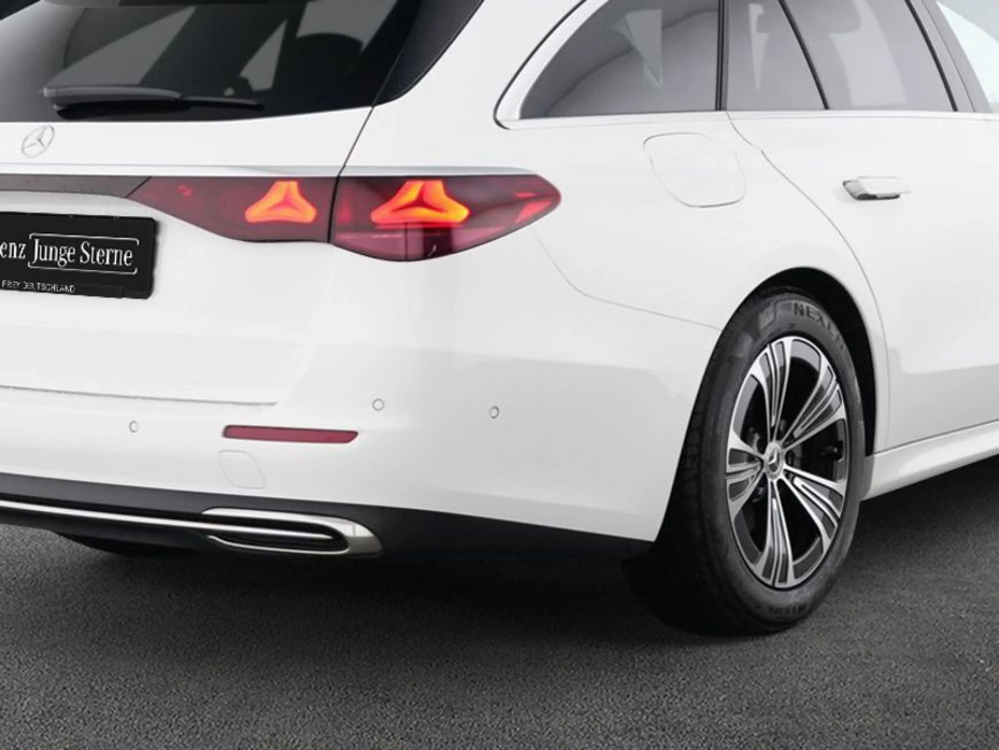 Mercedes-Benz E 220 E-Klasse — photo 4