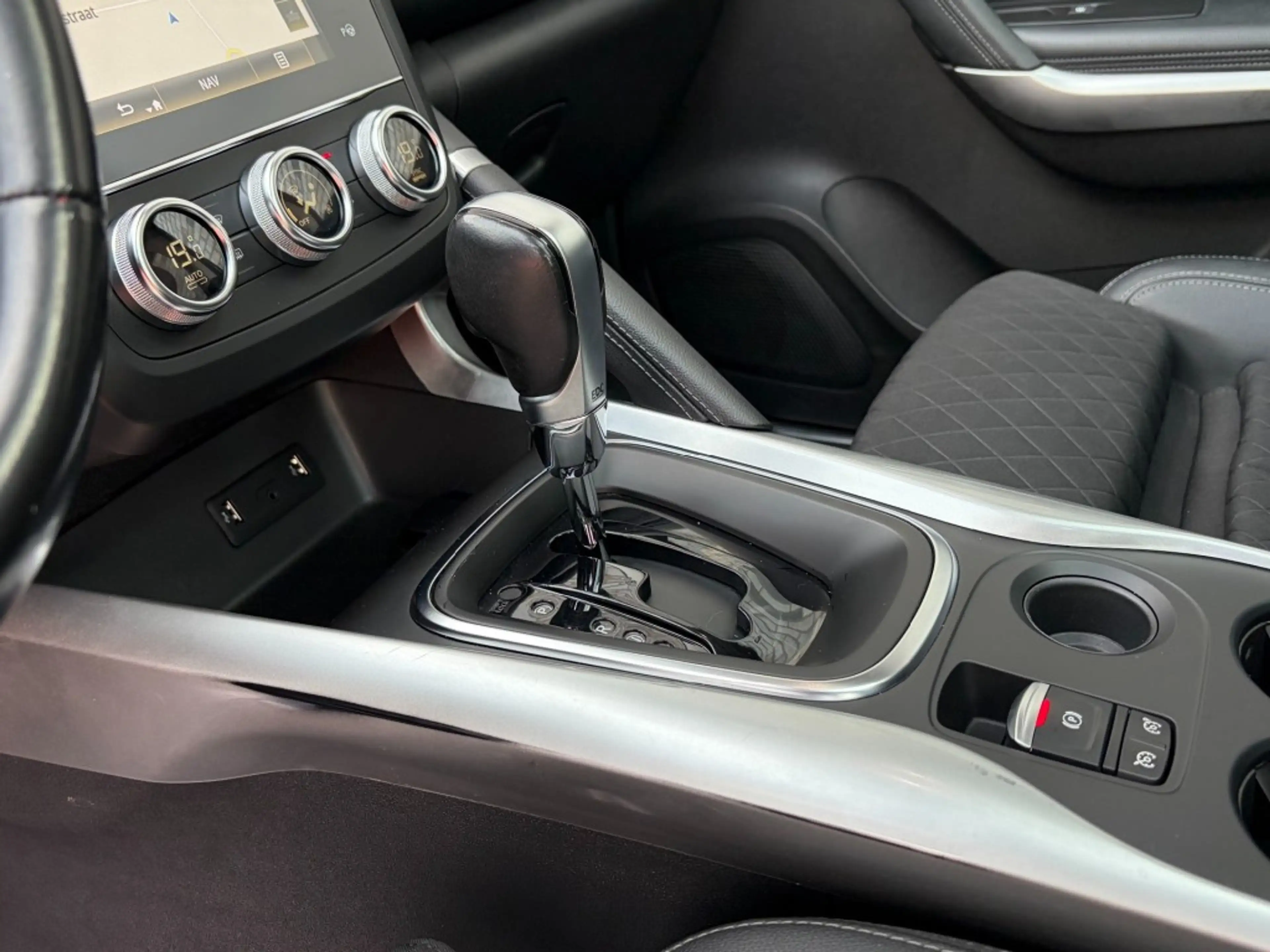 Renault Kadjar 1.3 TCE  NAVI - PANO - TREKH. - CAMERA — photo 10