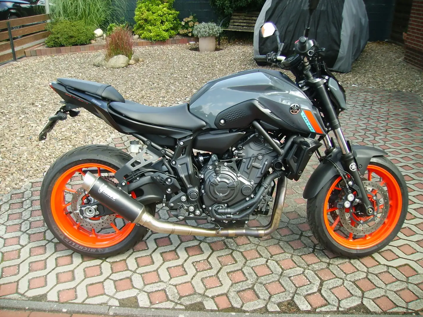 Yamaha MT-07 Grau - 2