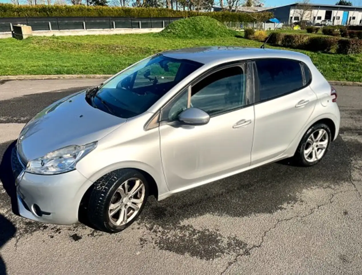 Peugeot 208 1.4 HDi 68ch FAP BVM5 Allure