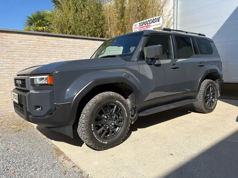 TOYOTA Land Cruiser