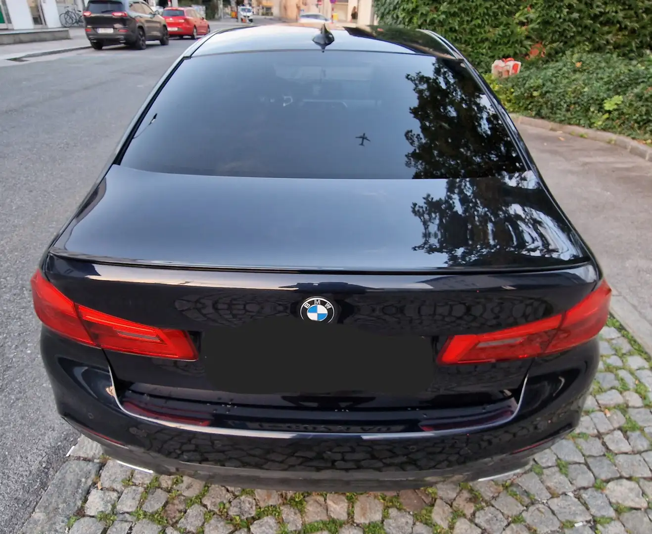 BMW 520 520d xDrive Aut. Schwarz - 2