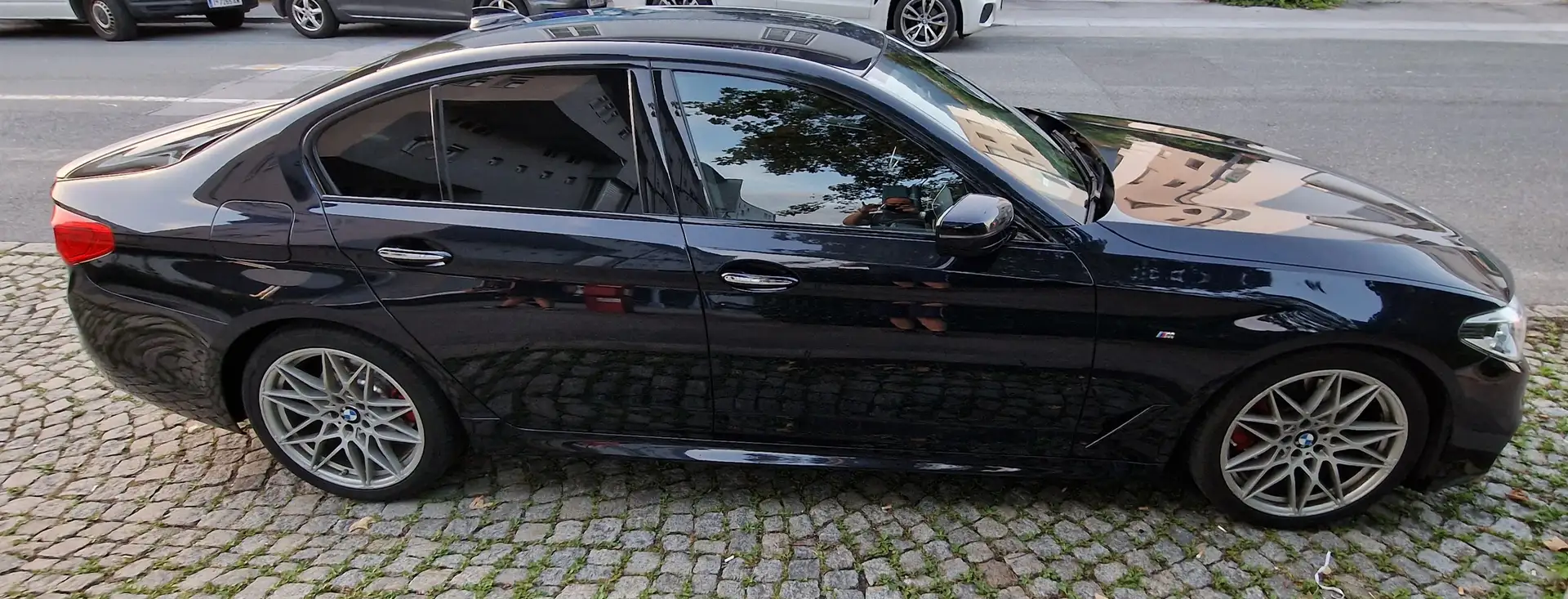 BMW 520 520d xDrive Aut. Schwarz - 1