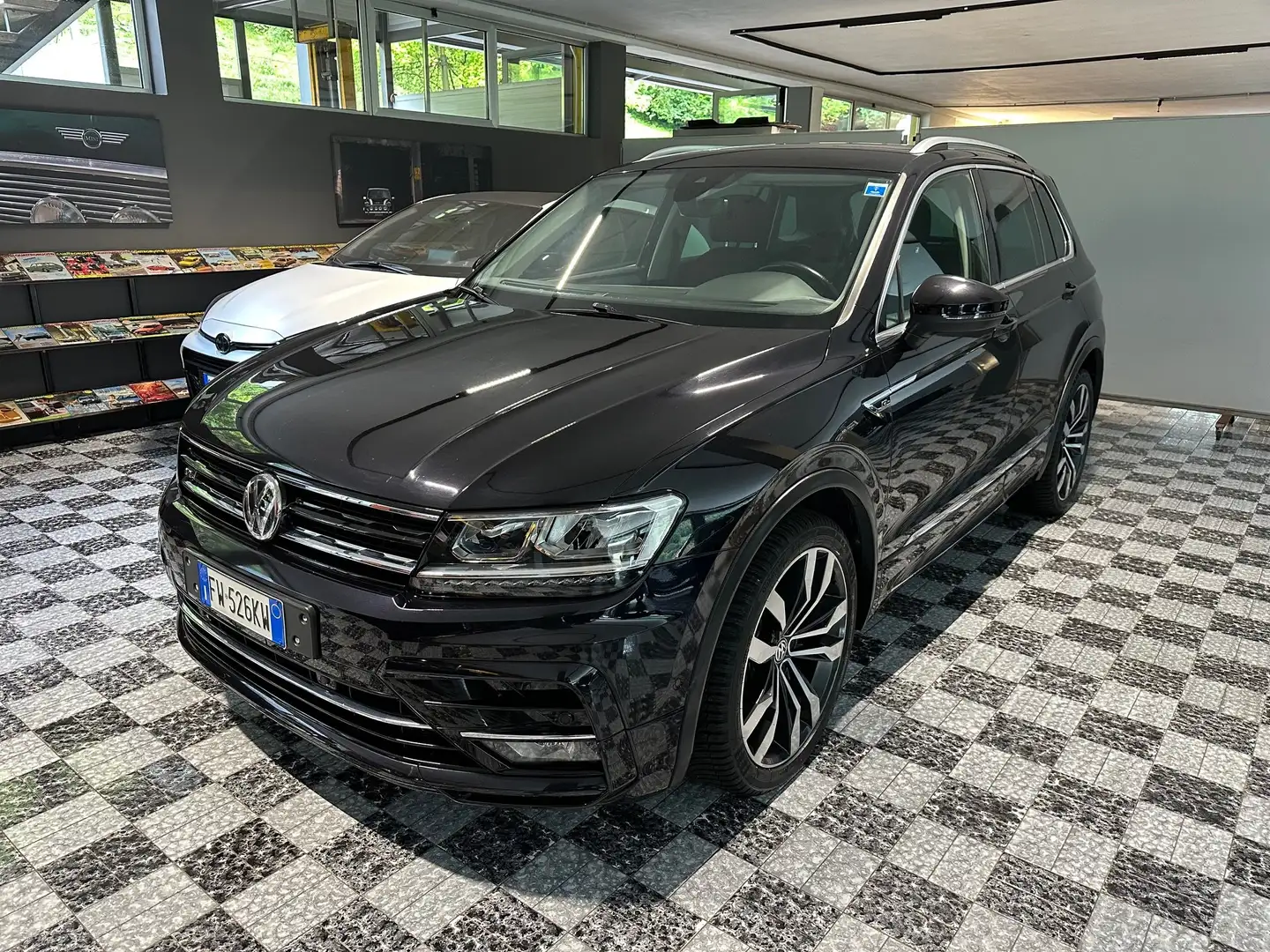 Volkswagen Tiguan Tiguan 1.5 tsi R-Line Exterior Pack 150cv dsg Noir - 1
