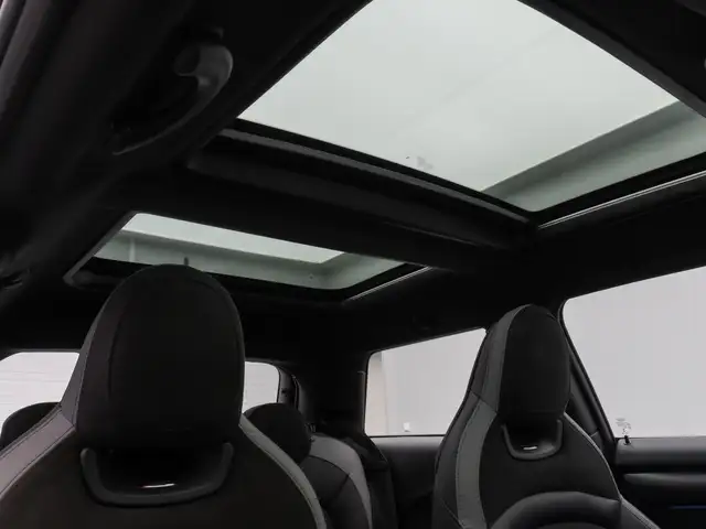 Mini Hatch view 27