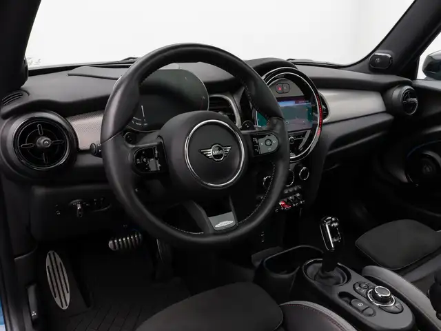 Mini Hatch view 20