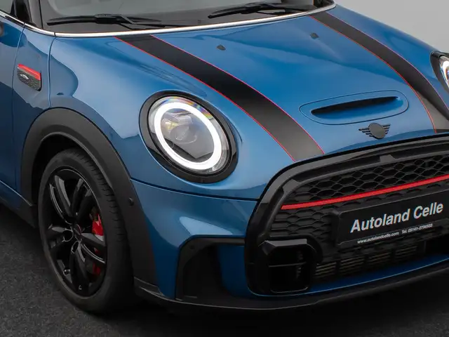 Mini Hatch view 18