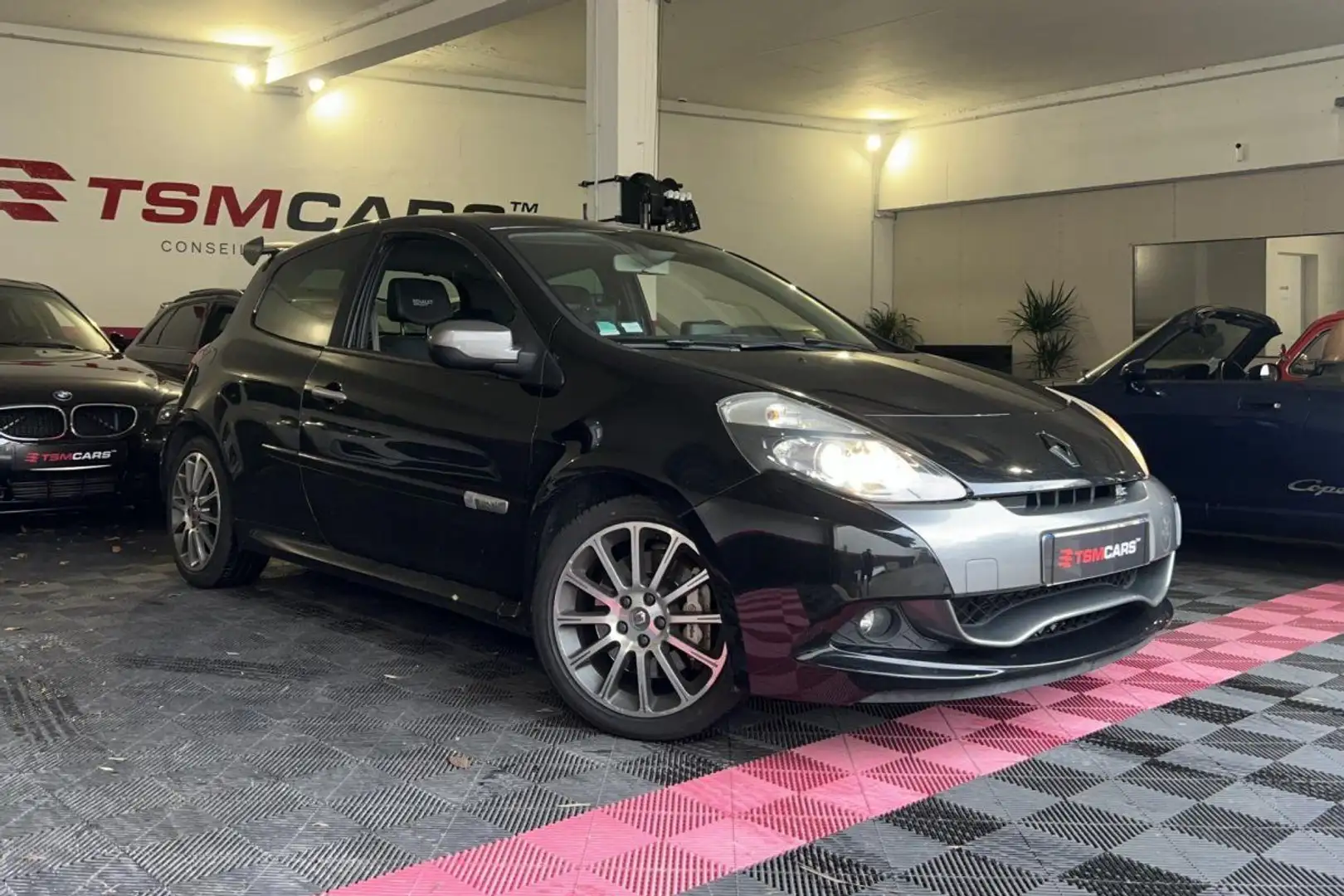 Renault Clio 2.0i 16V - 203 III BERLINE Sport Luxe PHASE 2 Zwart - 1