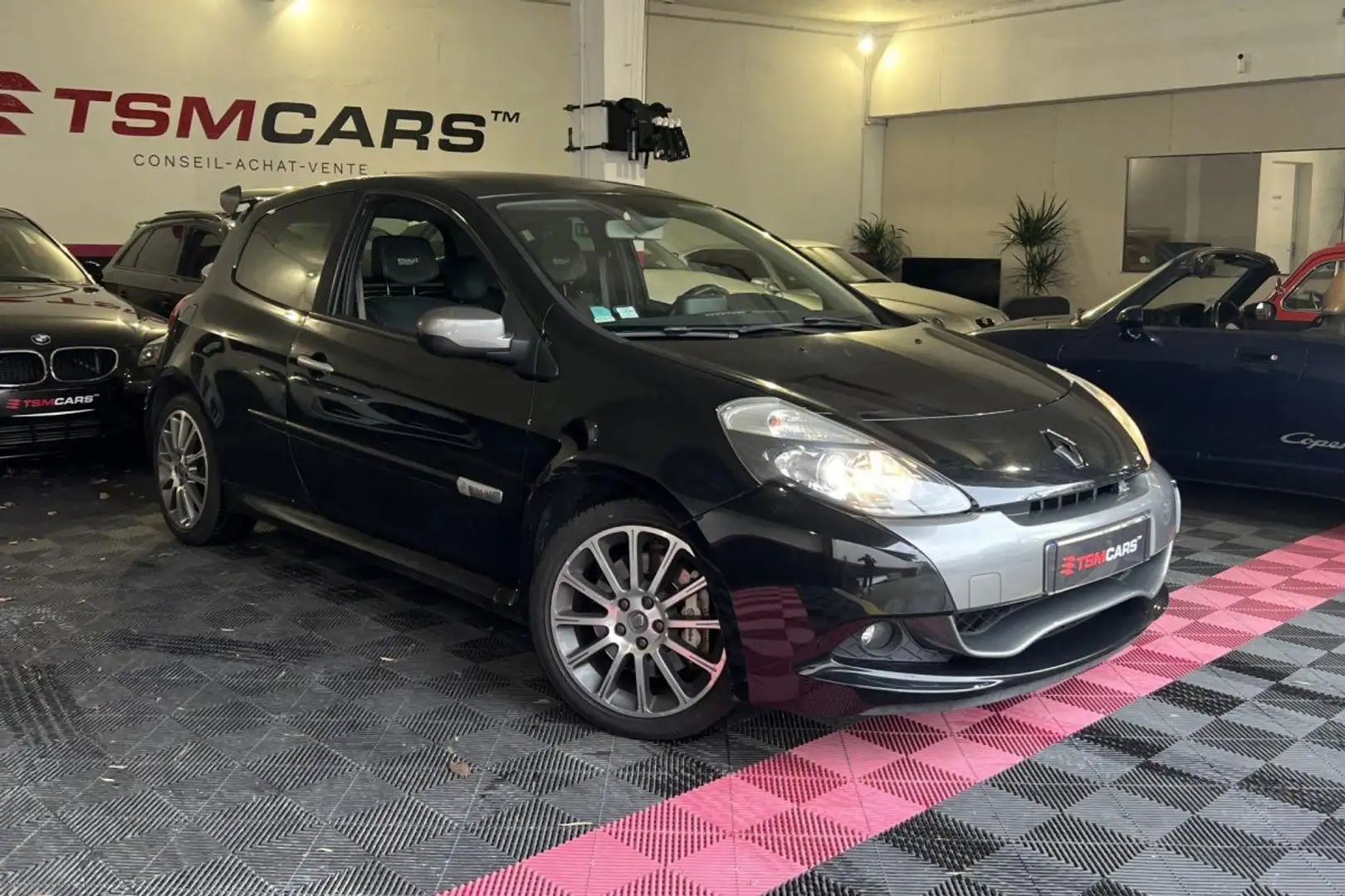 Renault Clio 2.0i 16V - 203 III BERLINE Sport Luxe PHASE 2 Zwart - 2