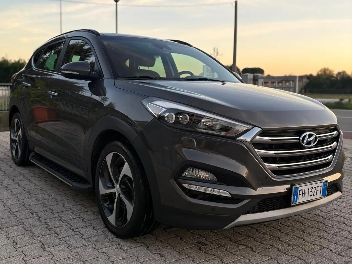Hyundai TUCSON Tucson 1.7 crdi Xpossible 141cv dct Gris - 1
