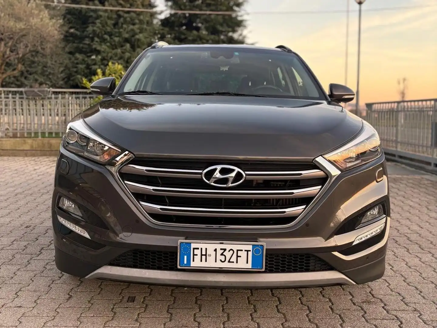 Hyundai TUCSON Tucson 1.7 crdi Xpossible 141cv dct Gris - 2