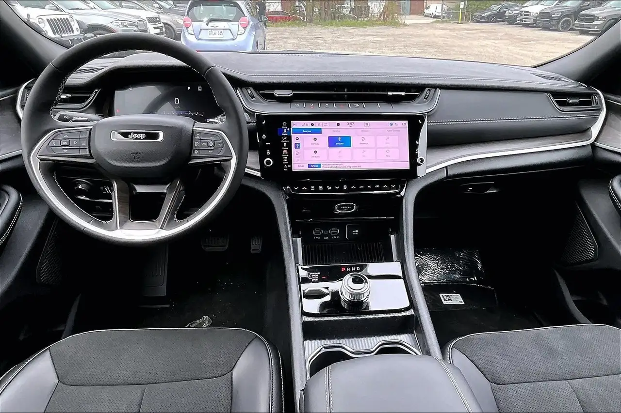 Jeep Grand Cherokee снимка Jeep Grand Cherokee